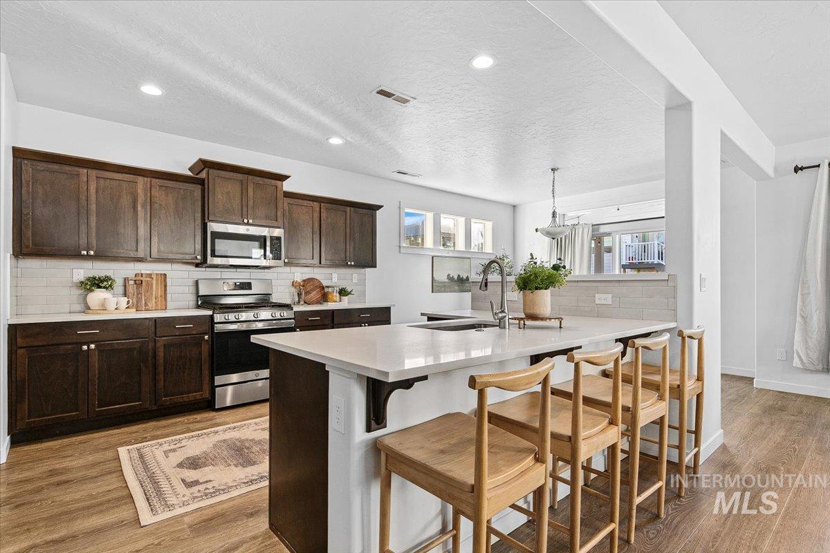 3315 S Cabin Creek Way, Meridian, Idaho 83642, 3 Bedrooms, 2.5 Bathrooms, Residential For Sale, Price $500,000,MLS 98974376