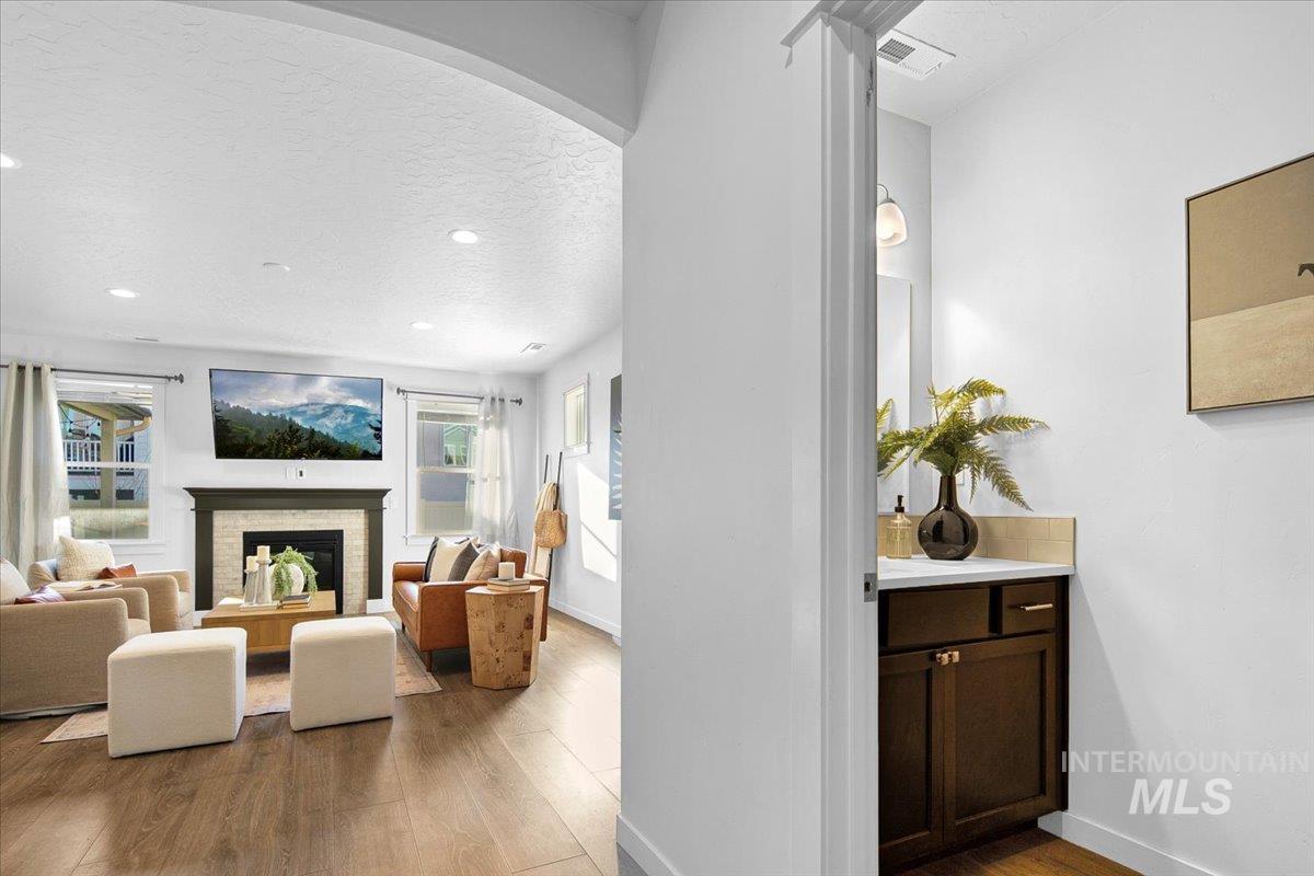 3315 S Cabin Creek Way, Meridian, Idaho 83642, 3 Bedrooms, 2.5 Bathrooms, Residential For Sale, Price $500,000,MLS 98974376