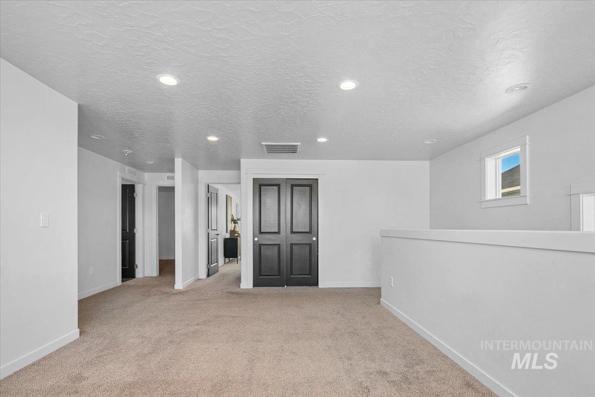 3315 S Cabin Creek Way, Meridian, Idaho 83642, 3 Bedrooms, 2.5 Bathrooms, Residential For Sale, Price $500,000,MLS 98974376