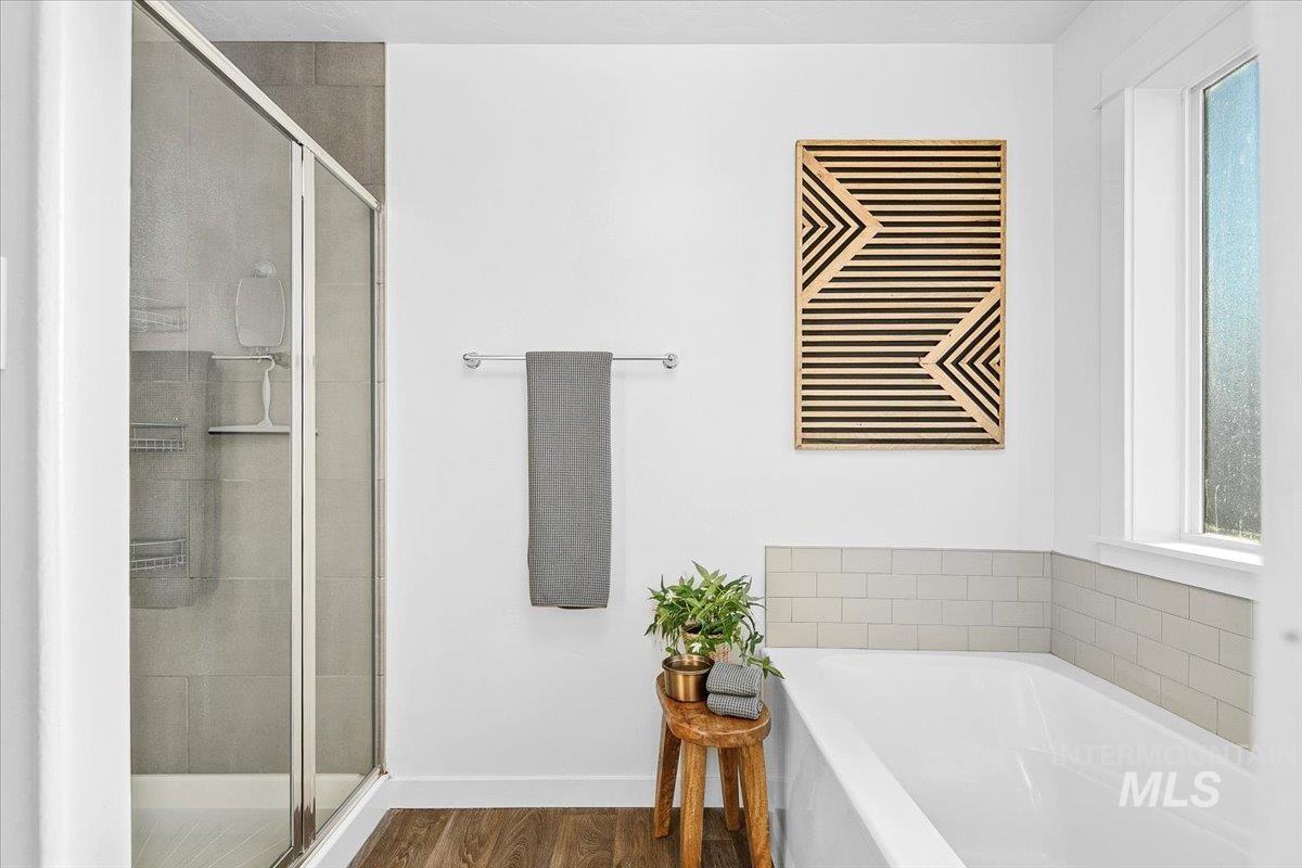 3315 S Cabin Creek Way, Meridian, Idaho 83642, 3 Bedrooms, 2.5 Bathrooms, Residential For Sale, Price $500,000,MLS 98974376