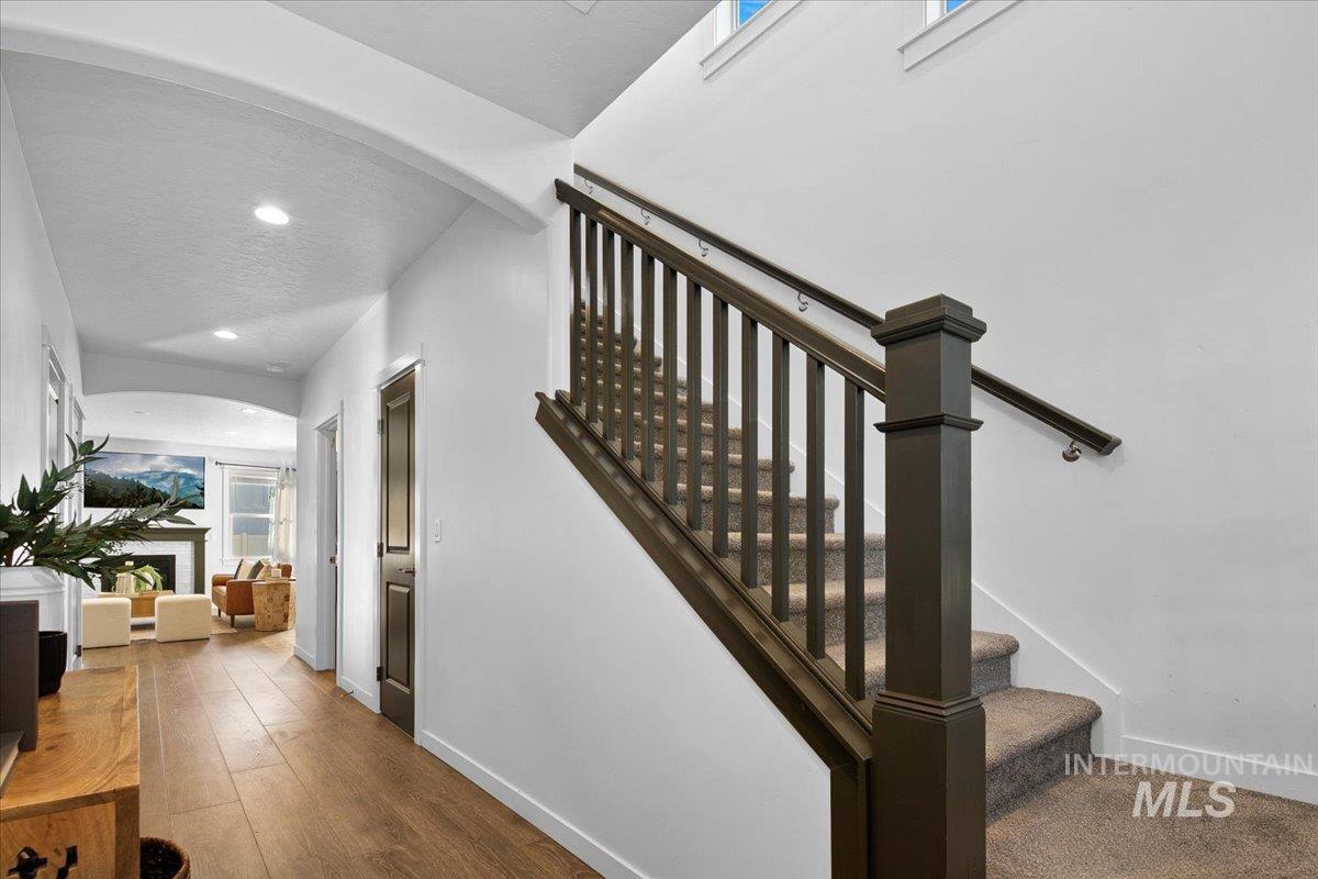 3315 S Cabin Creek Way, Meridian, Idaho 83642, 3 Bedrooms, 2.5 Bathrooms, Residential For Sale, Price $500,000,MLS 98974376