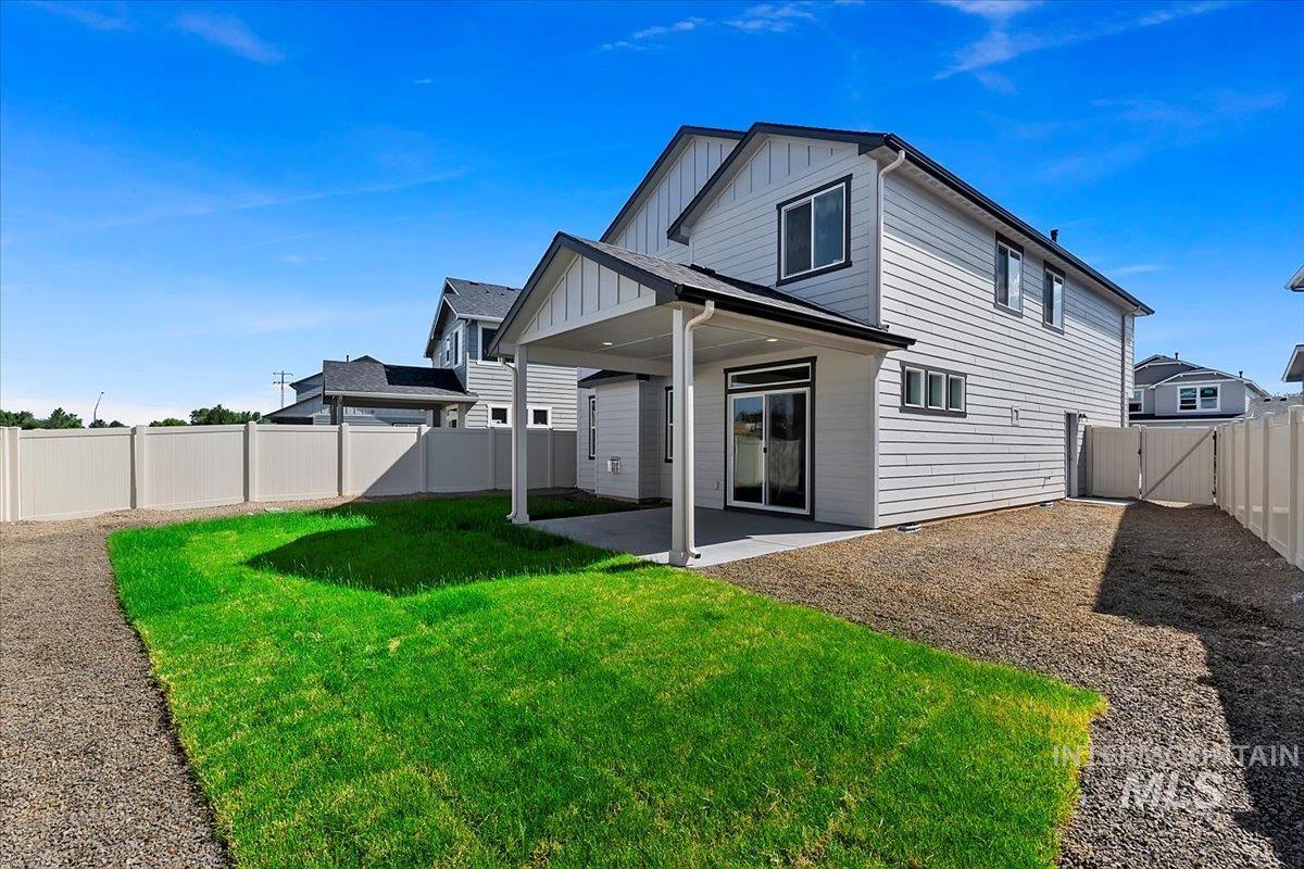 3315 S Cabin Creek Way, Meridian, Idaho 83642, 3 Bedrooms, 2.5 Bathrooms, Residential For Sale, Price $500,000,MLS 98974376