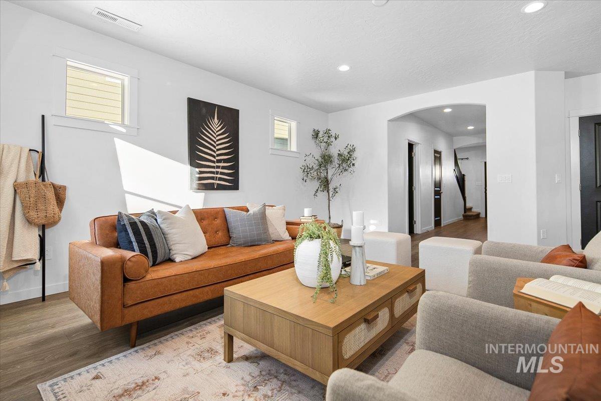 3315 S Cabin Creek Way, Meridian, Idaho 83642, 3 Bedrooms, 2.5 Bathrooms, Residential For Sale, Price $500,000,MLS 98974376