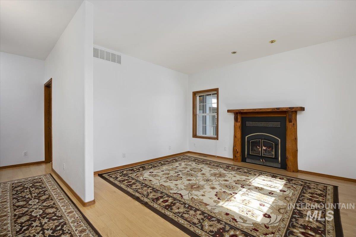 101 Quail Ridge Dr, Shoshone, Idaho 83352, 6 Bedrooms, 4.5 Bathrooms, Residential For Sale, Price $695,000,MLS 98974384