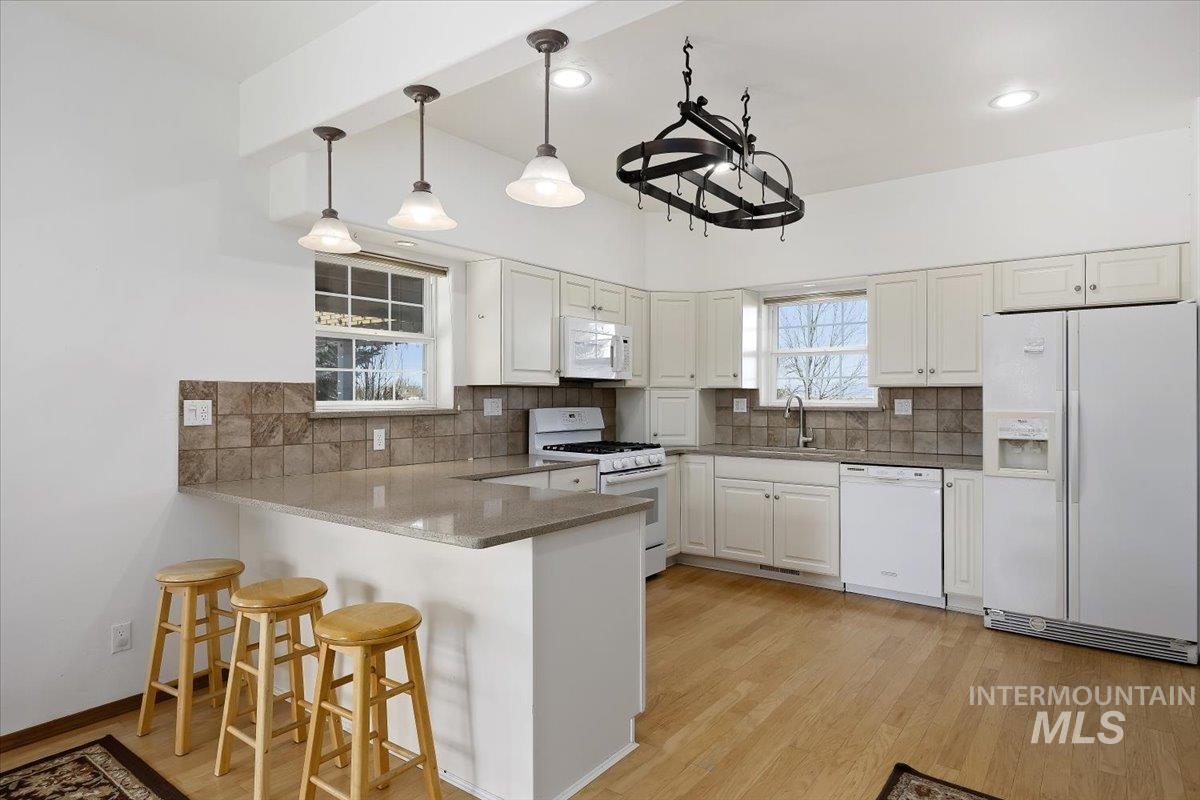 101 Quail Ridge Dr, Shoshone, Idaho 83352, 6 Bedrooms, 4.5 Bathrooms, Residential For Sale, Price $695,000,MLS 98974384