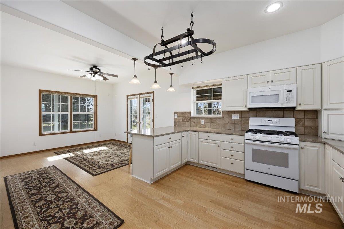 101 Quail Ridge Dr, Shoshone, Idaho 83352, 6 Bedrooms, 4.5 Bathrooms, Residential For Sale, Price $695,000,MLS 98974384