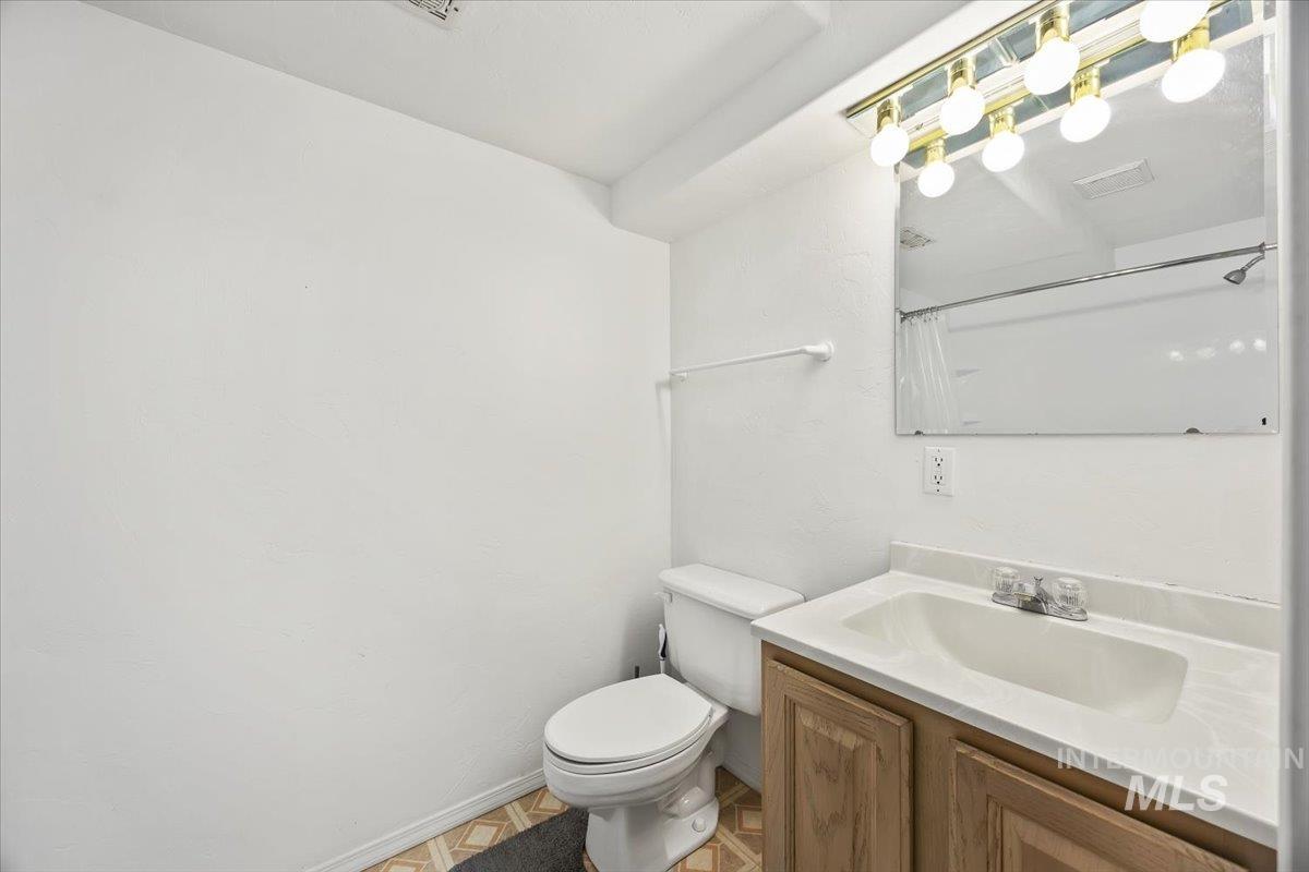 101 Quail Ridge Dr, Shoshone, Idaho 83352, 6 Bedrooms, 4.5 Bathrooms, Residential For Sale, Price $695,000,MLS 98974384