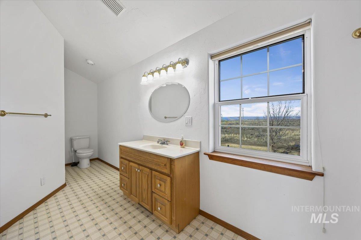 101 Quail Ridge Dr, Shoshone, Idaho 83352, 6 Bedrooms, 4.5 Bathrooms, Residential For Sale, Price $695,000,MLS 98974384