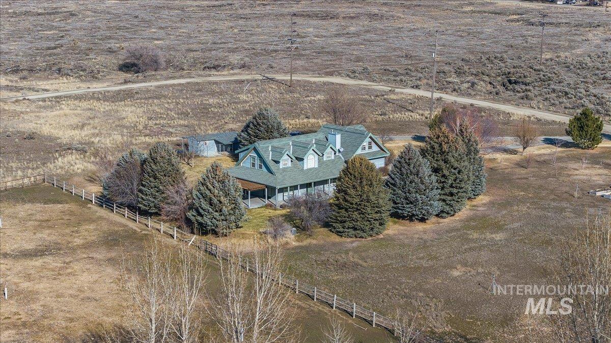 101 Quail Ridge Dr, Shoshone, Idaho 83352, 6 Bedrooms, 4.5 Bathrooms, Residential For Sale, Price $695,000,MLS 98974384