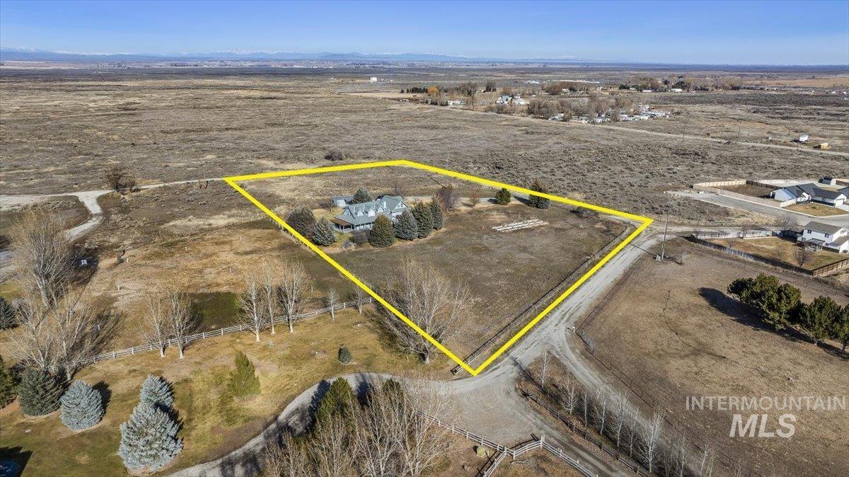 101 Quail Ridge Dr, Shoshone, Idaho 83352, 6 Bedrooms, 4.5 Bathrooms, Residential For Sale, Price $695,000,MLS 98974384