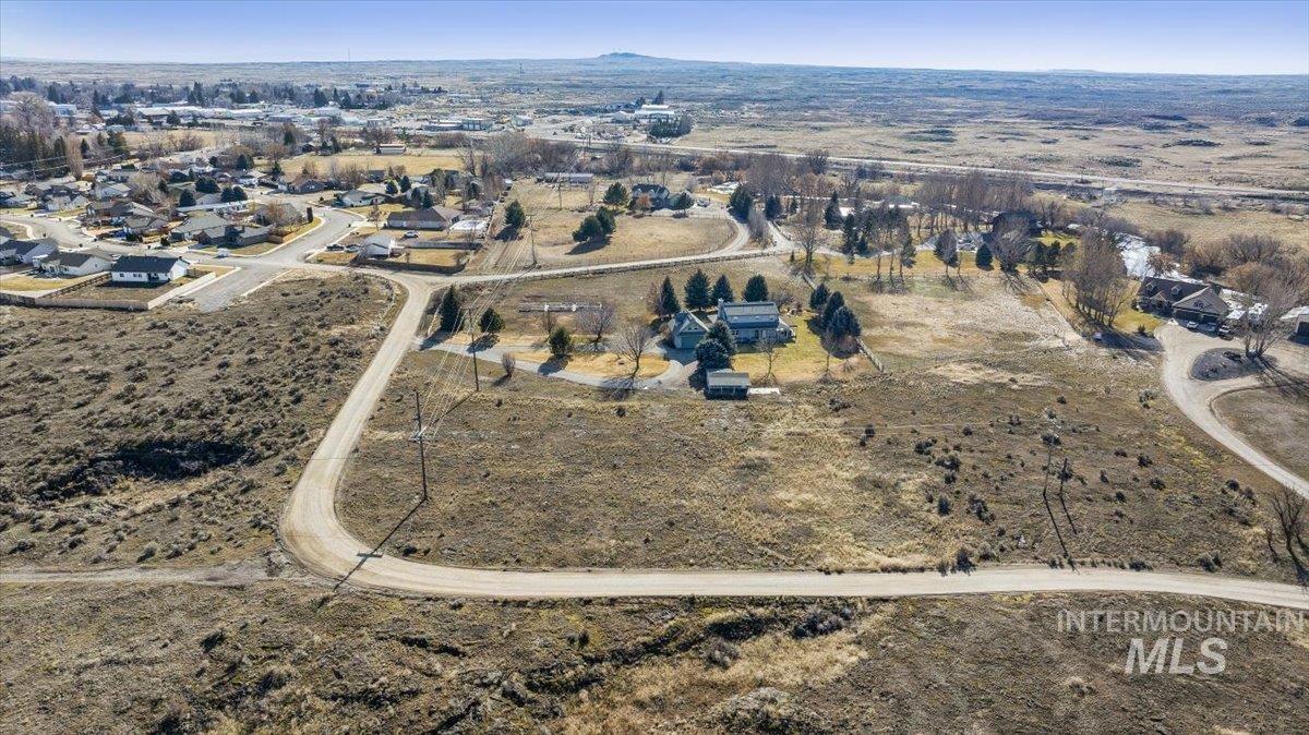 101 Quail Ridge Dr, Shoshone, Idaho 83352, 6 Bedrooms, 4.5 Bathrooms, Residential For Sale, Price $695,000,MLS 98974384