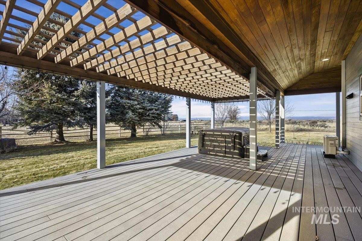 101 Quail Ridge Dr, Shoshone, Idaho 83352, 6 Bedrooms, 4.5 Bathrooms, Residential For Sale, Price $695,000,MLS 98974384