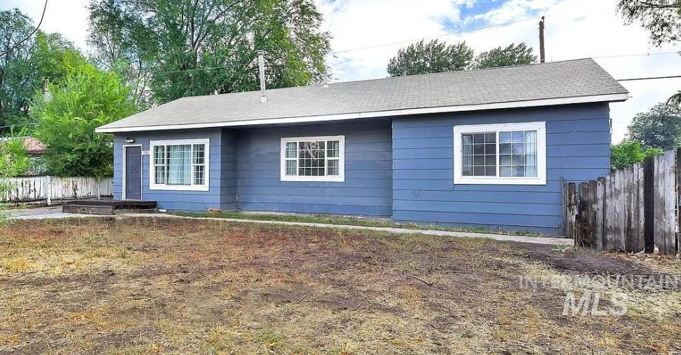 550 NW Birch Ave, Mountain Home, Idaho 83647, 3 Bedrooms, 2 Bathrooms, Residential For Sale, Price $175,000,MLS 98974386