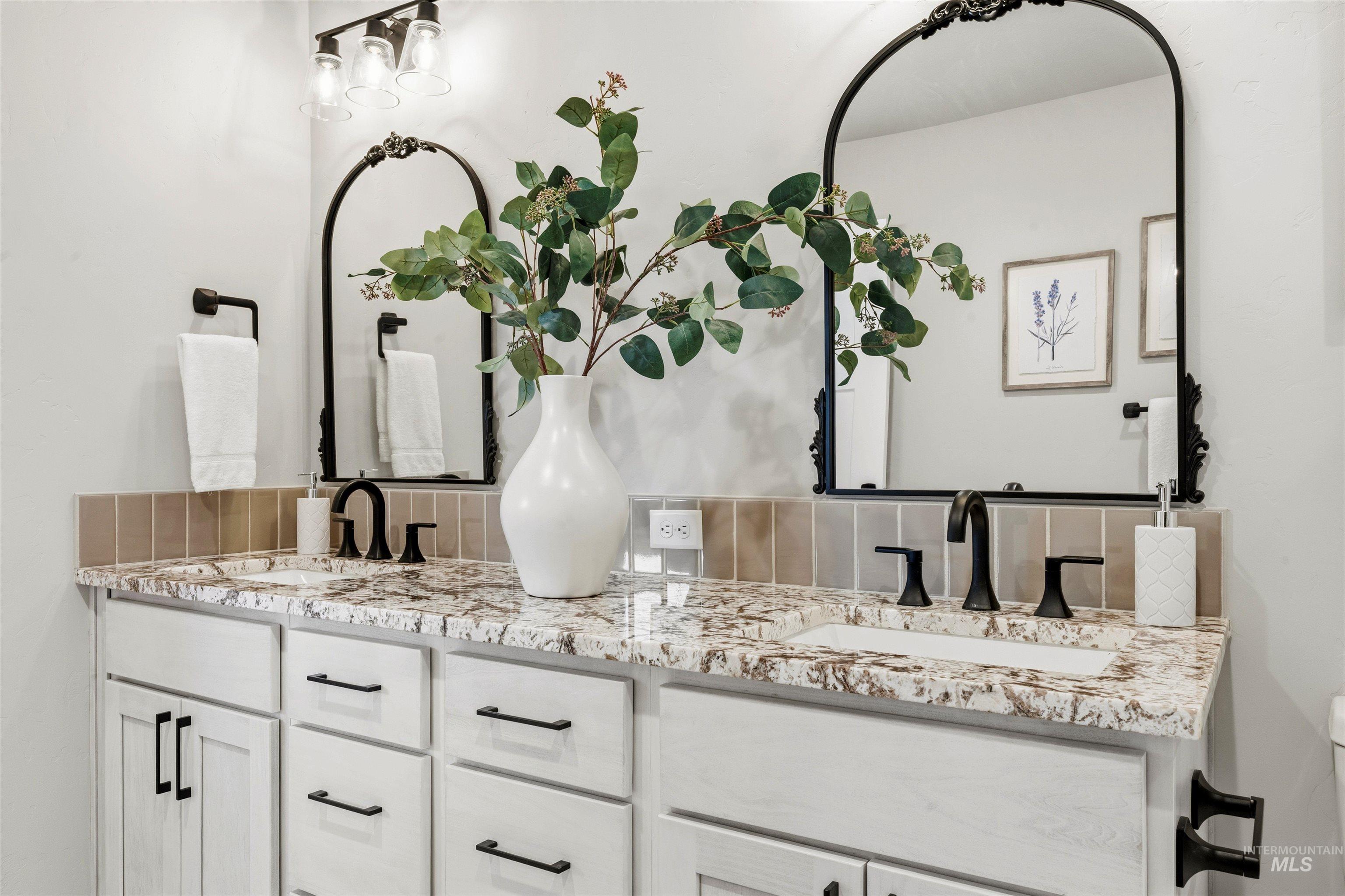 10093 W McMillan Rd, Boise, Idaho 83704, 3 Bedrooms, 2.5 Bathrooms, Residential Income For Sale, Price $650,000,MLS 98974389