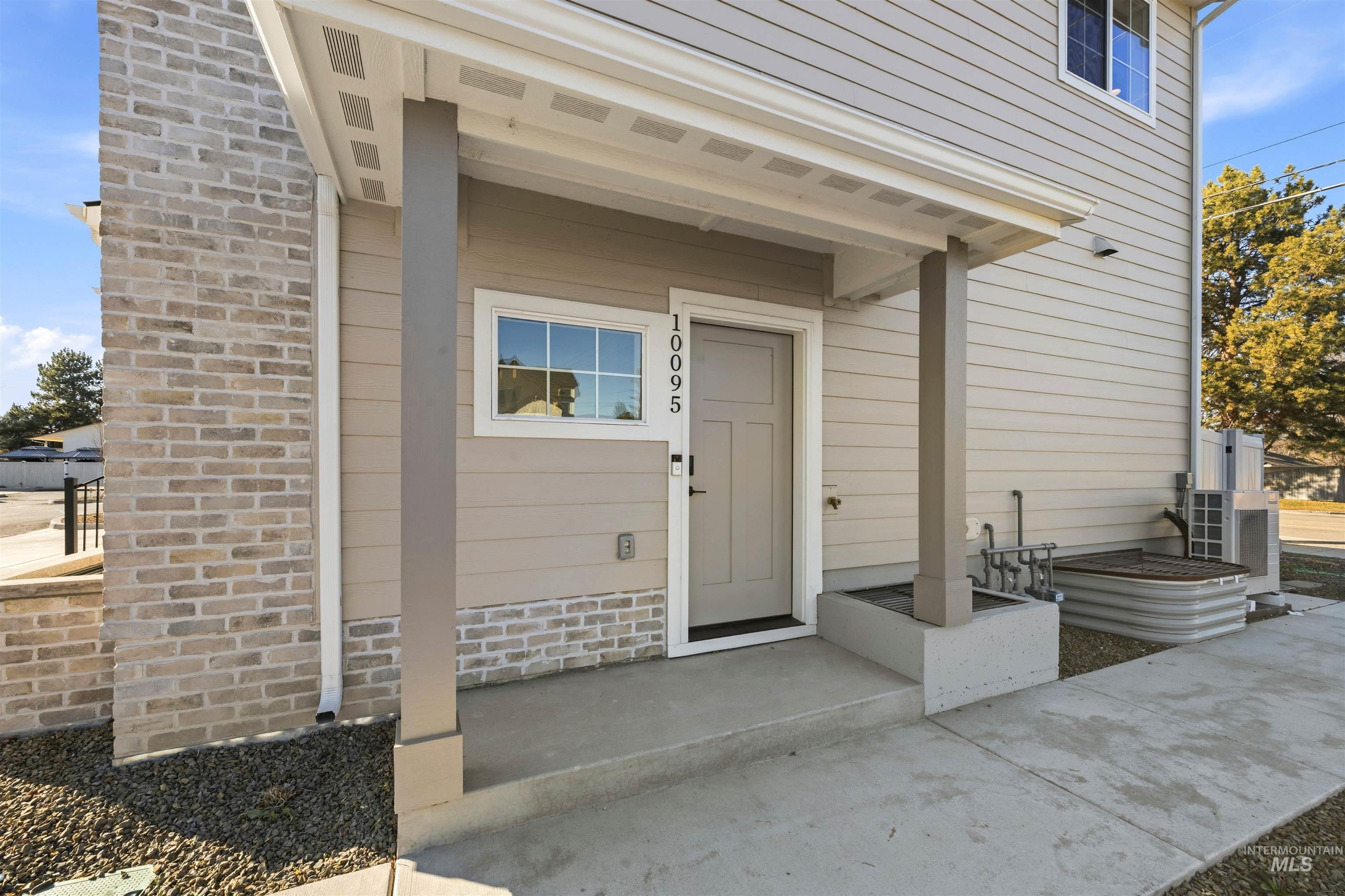 10093 W McMillan Rd, Boise, Idaho 83704, 3 Bedrooms, 2.5 Bathrooms, Residential Income For Sale, Price $650,000,MLS 98974389