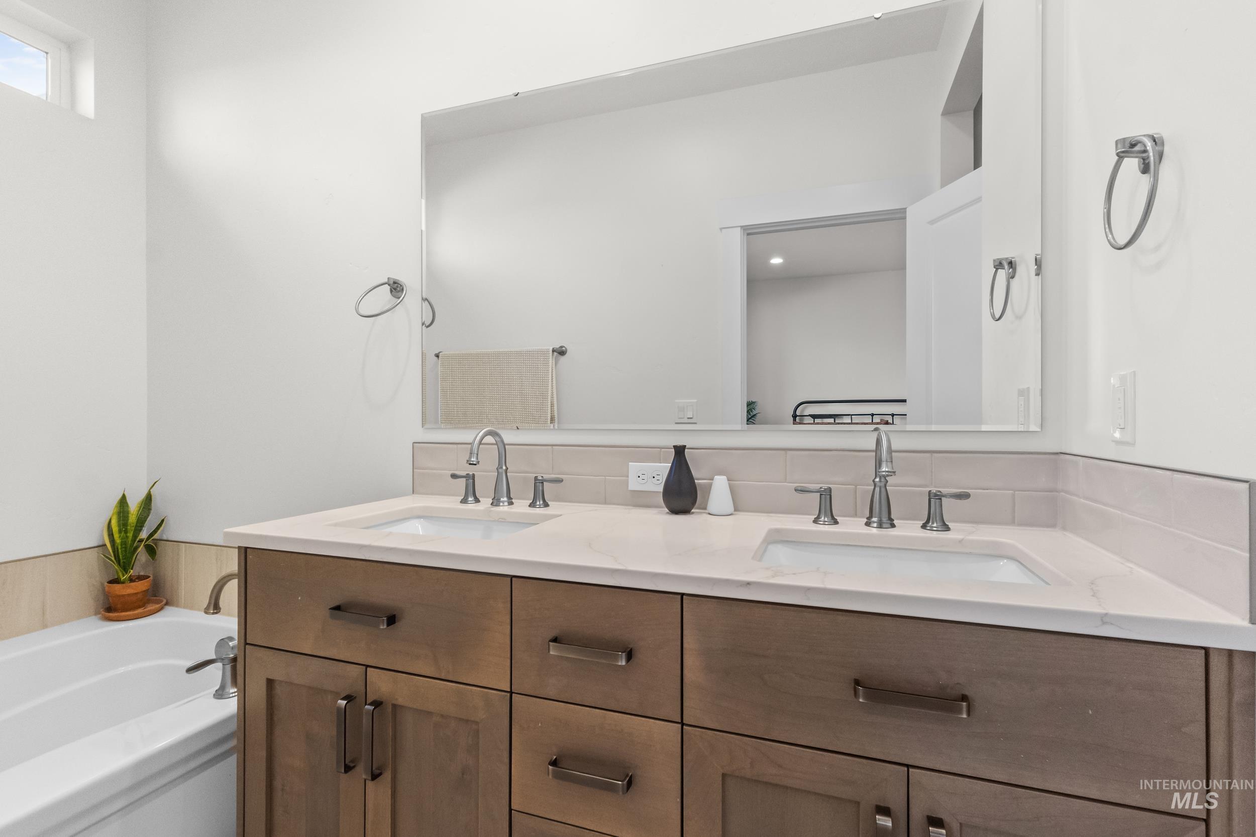 9058 W Virginia City Drive, Star, Idaho 83669, 3 Bedrooms, 2 Bathrooms, Residential For Sale, Price $490,000,MLS 98974390