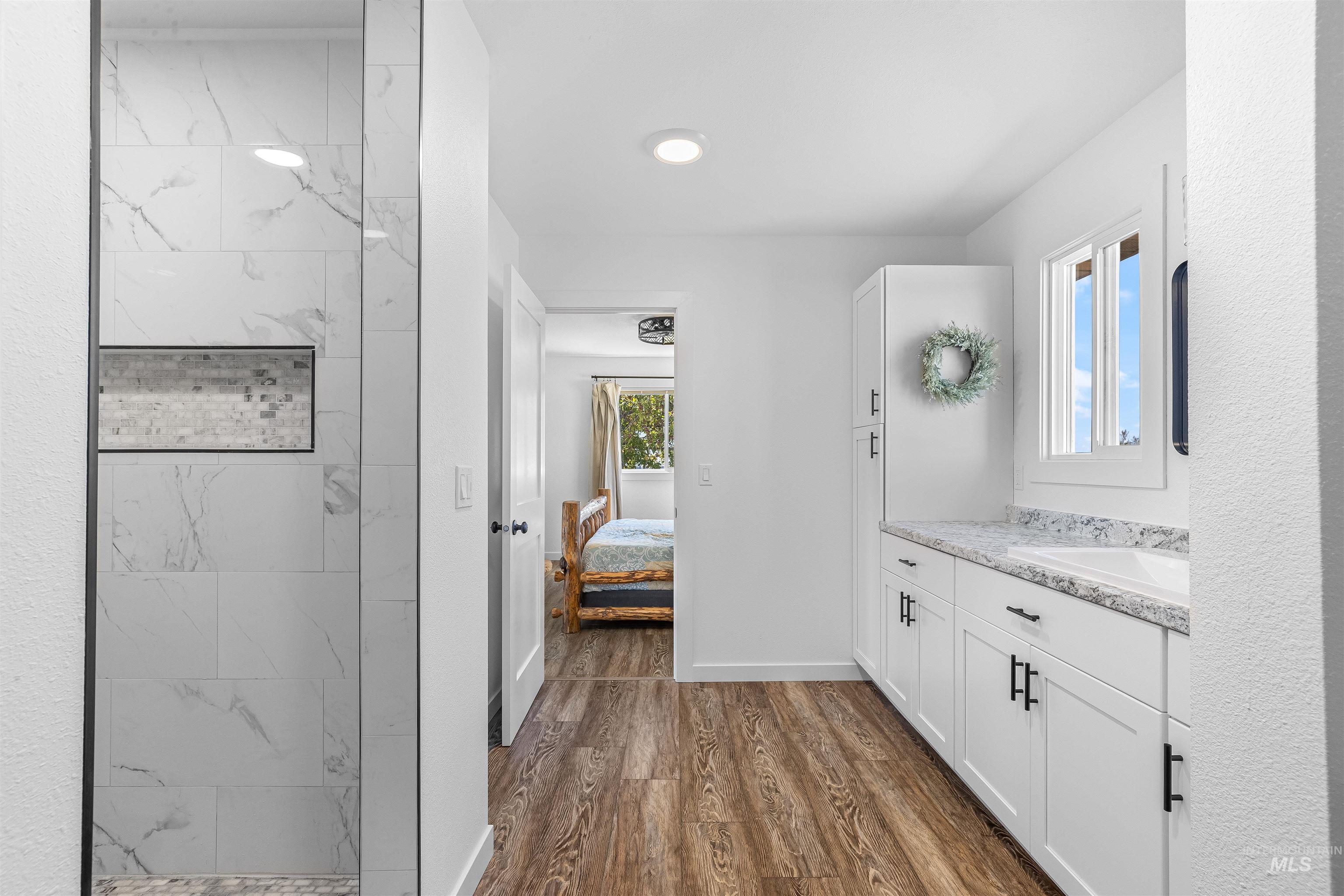 123 Glory Ln, Orofino, Idaho 83544, 3 Bedrooms, 3 Bathrooms, Residential For Sale, Price $549,000,MLS 98974398