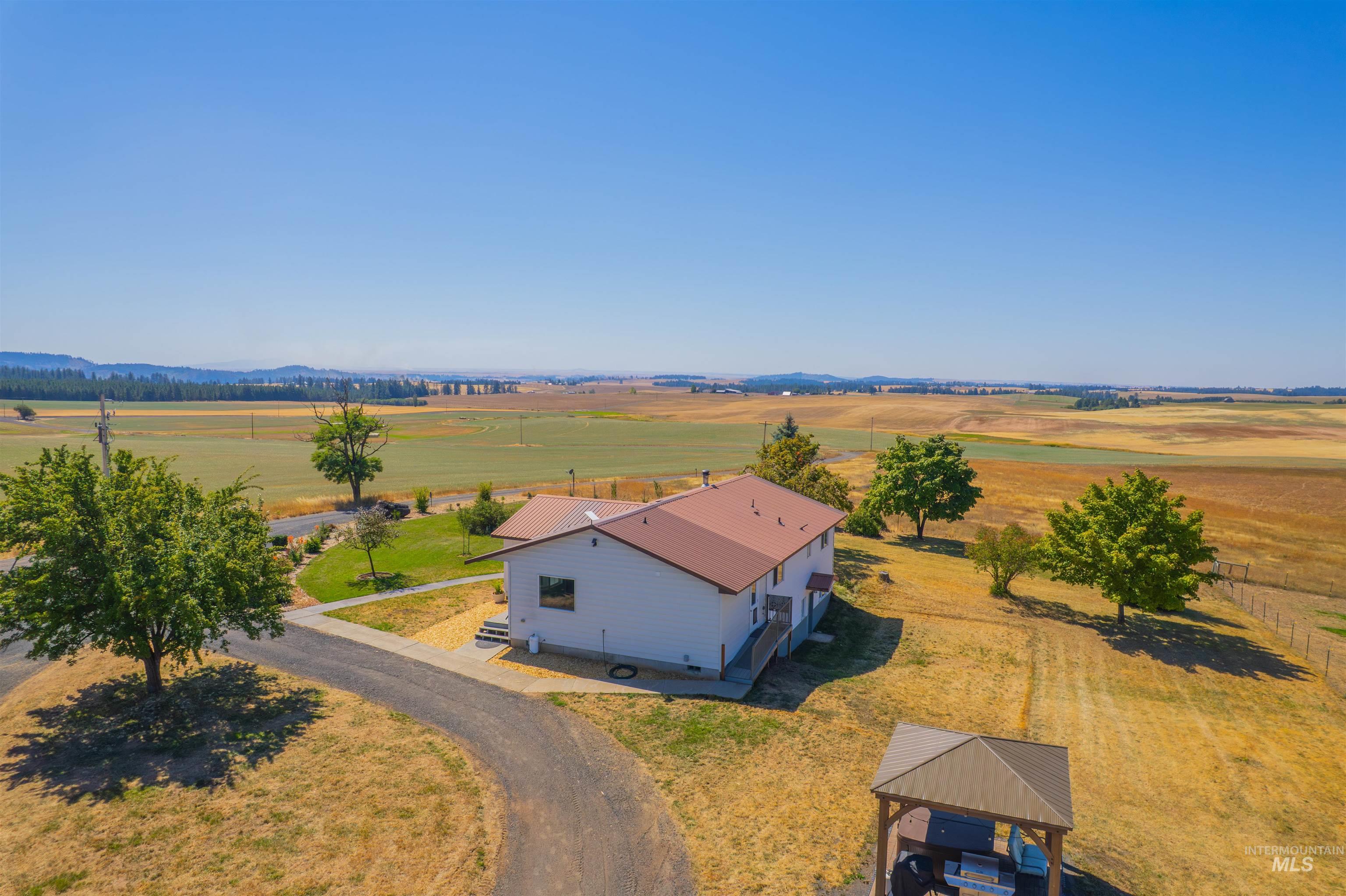 123 Glory Ln, Orofino, Idaho 83544, 3 Bedrooms, 3 Bathrooms, Residential For Sale, Price $549,000,MLS 98974398