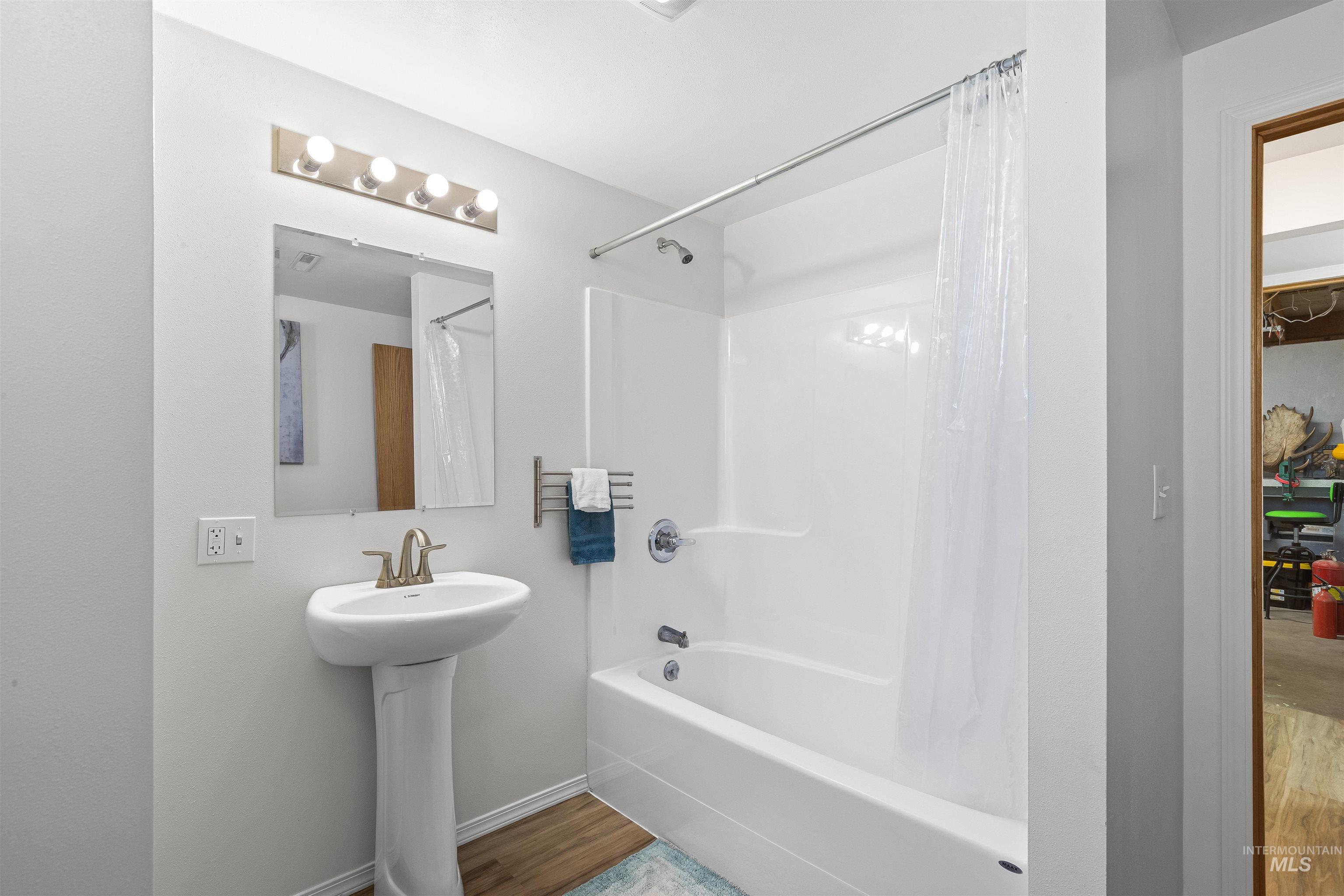 123 Glory Ln, Orofino, Idaho 83544, 3 Bedrooms, 3 Bathrooms, Residential For Sale, Price $549,000,MLS 98974398