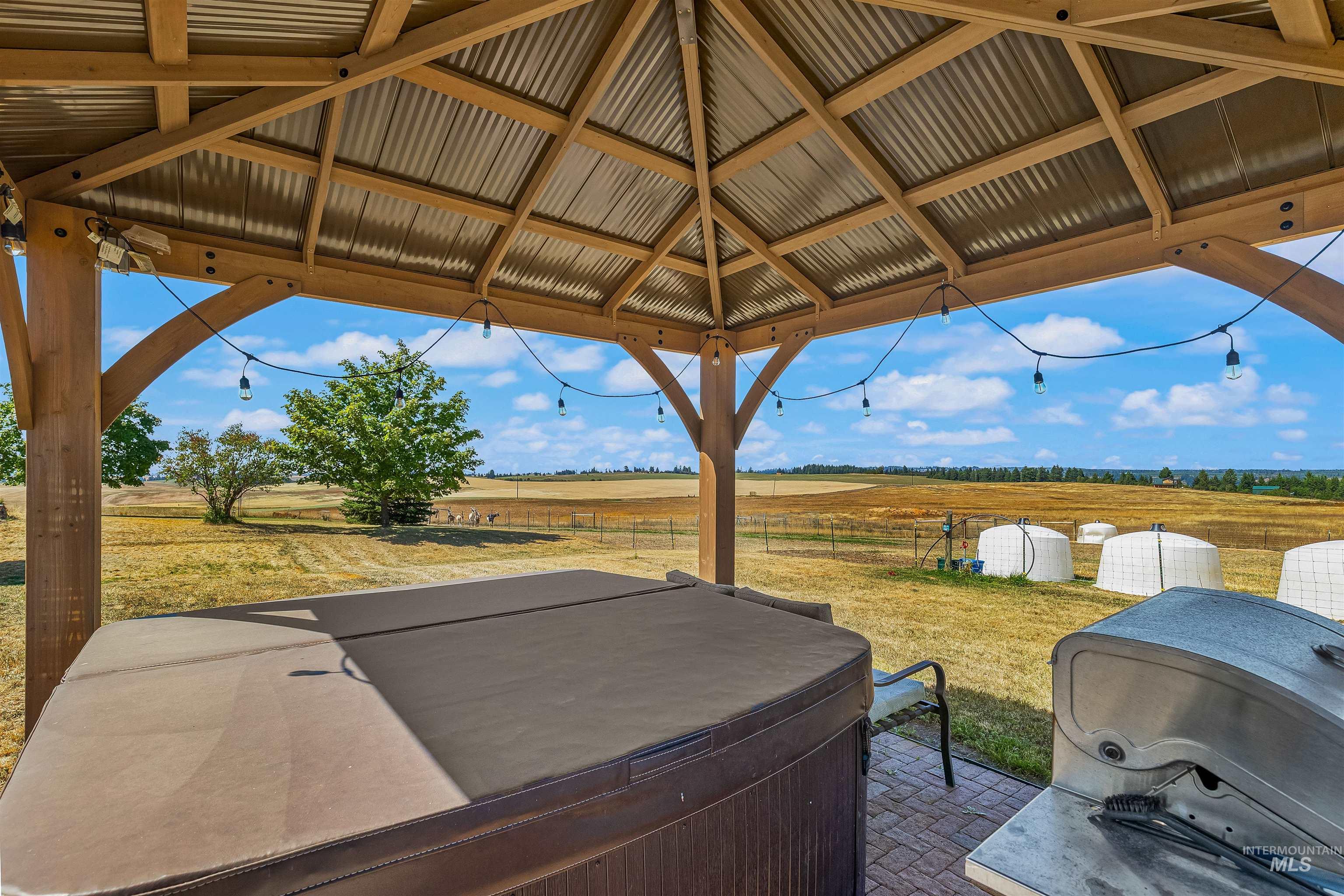 123 Glory Ln, Orofino, Idaho 83544, 3 Bedrooms, 3 Bathrooms, Residential For Sale, Price $549,000,MLS 98974398