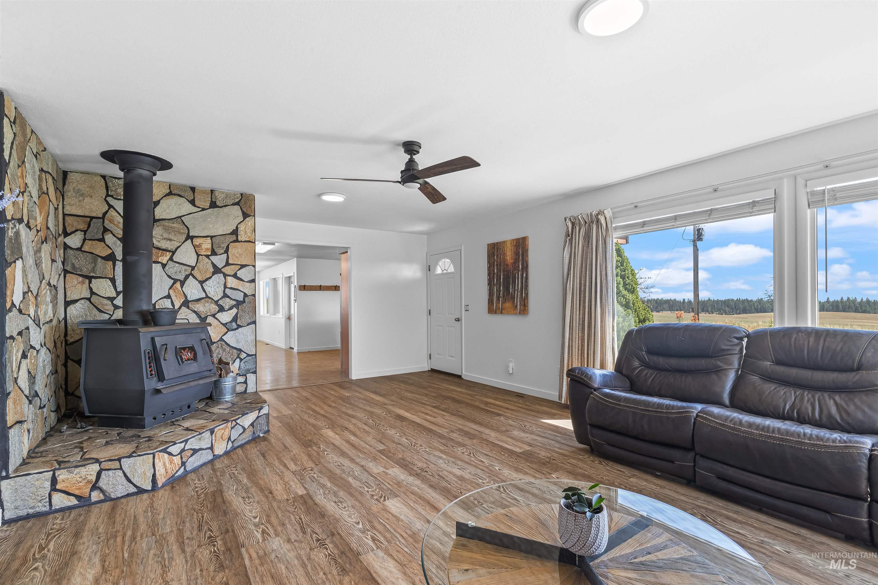 123 Glory Ln, Orofino, Idaho 83544, 3 Bedrooms, 3 Bathrooms, Residential For Sale, Price $549,000,MLS 98974398