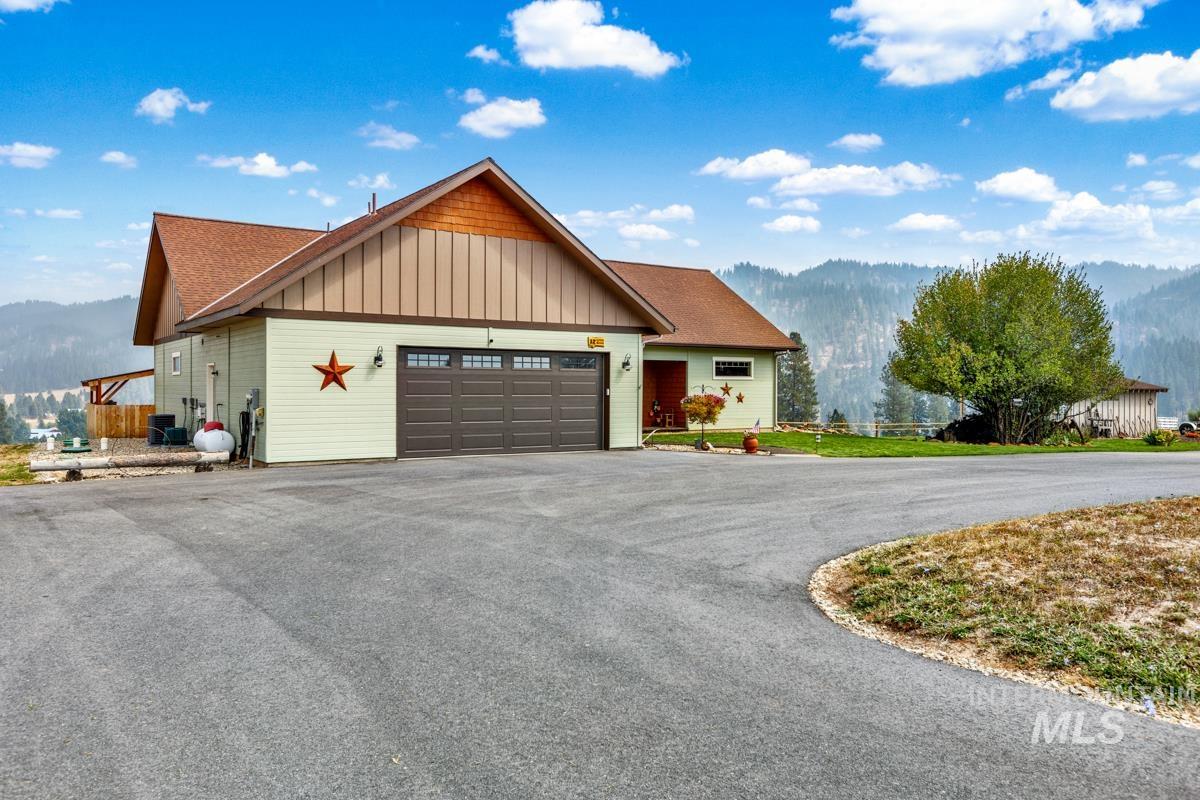 12 Open Road, Garden Valley, Idaho 83622, 2 Bedrooms, 2 Bathrooms, Residential For Sale, Price $839,000,MLS 98974399