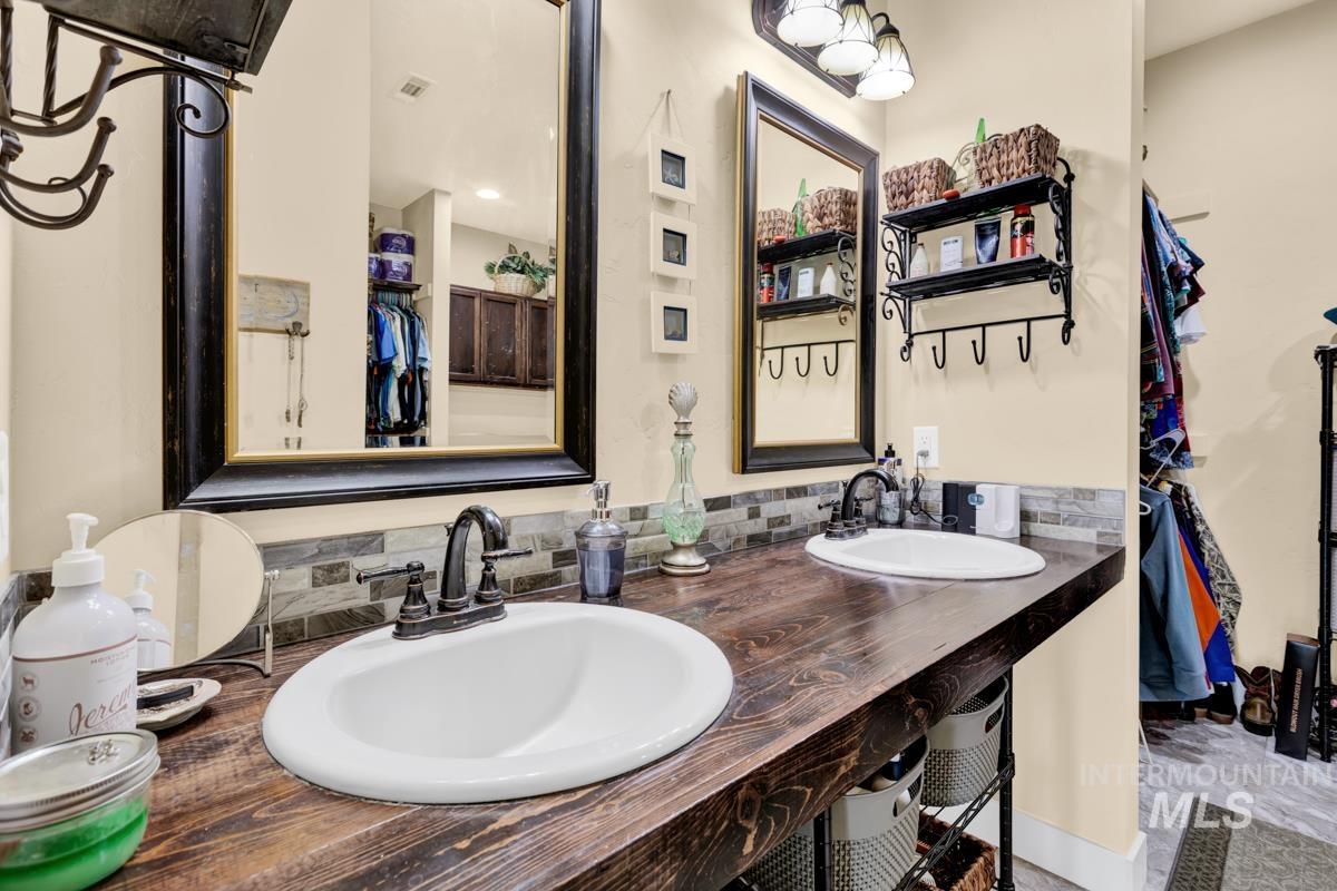 12 Open Road, Garden Valley, Idaho 83622, 2 Bedrooms, 2 Bathrooms, Residential For Sale, Price $839,000,MLS 98974399