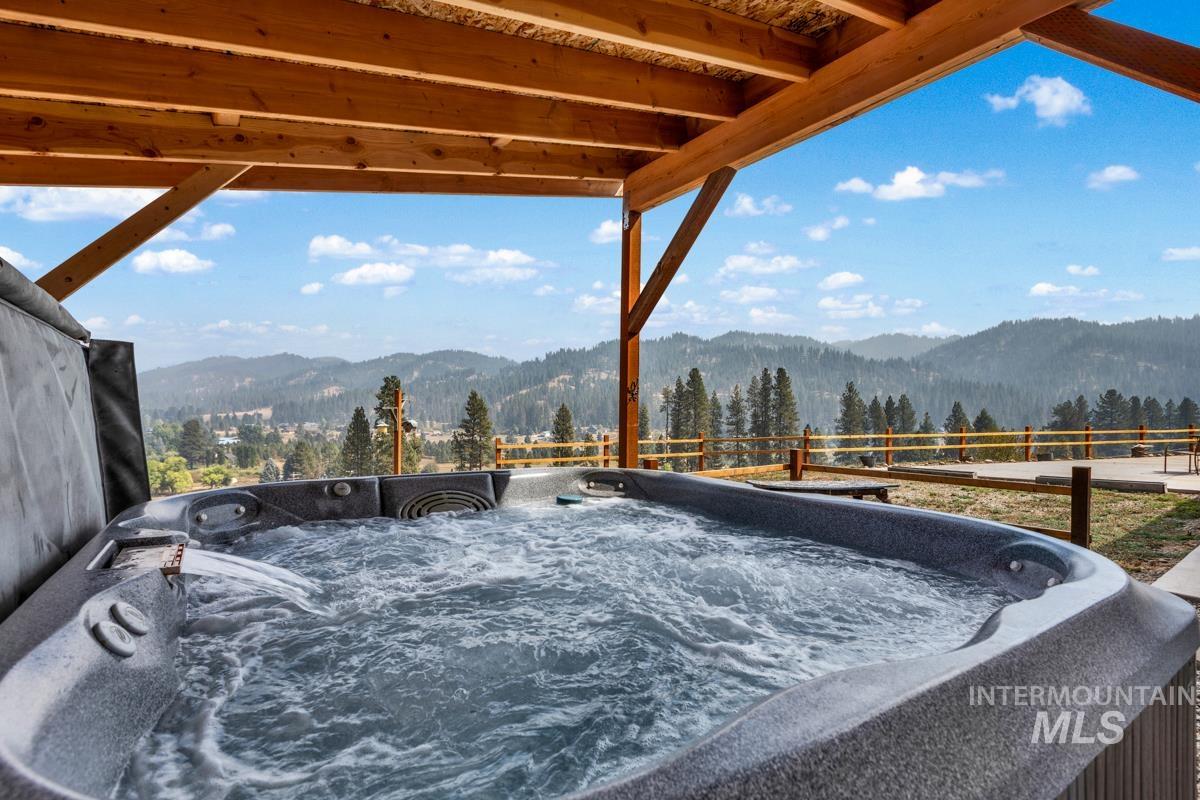 12 Open Road, Garden Valley, Idaho 83622, 2 Bedrooms, 2 Bathrooms, Residential For Sale, Price $839,000,MLS 98974399