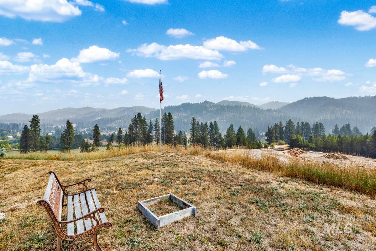 12 Open Road, Garden Valley, Idaho 83622, 2 Bedrooms, 2 Bathrooms, Residential For Sale, Price $839,000,MLS 98974399