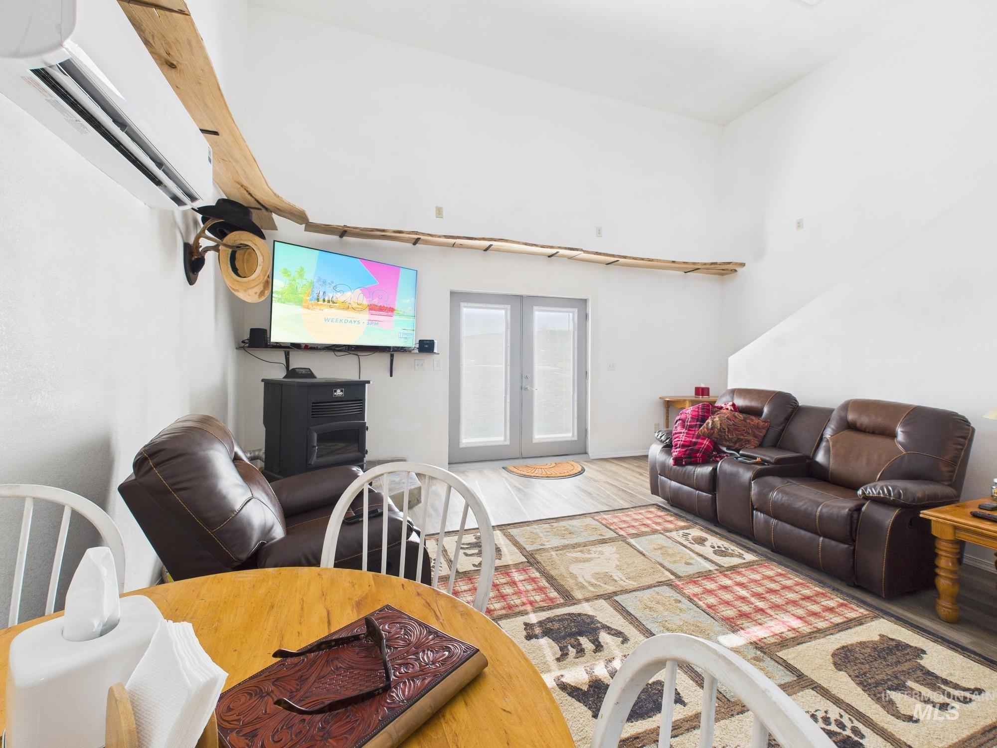 1086 Highland, Mesa, Idaho 83643, 3 Bedrooms, 2 Bathrooms, Residential For Sale, Price $525,000,MLS 98974401