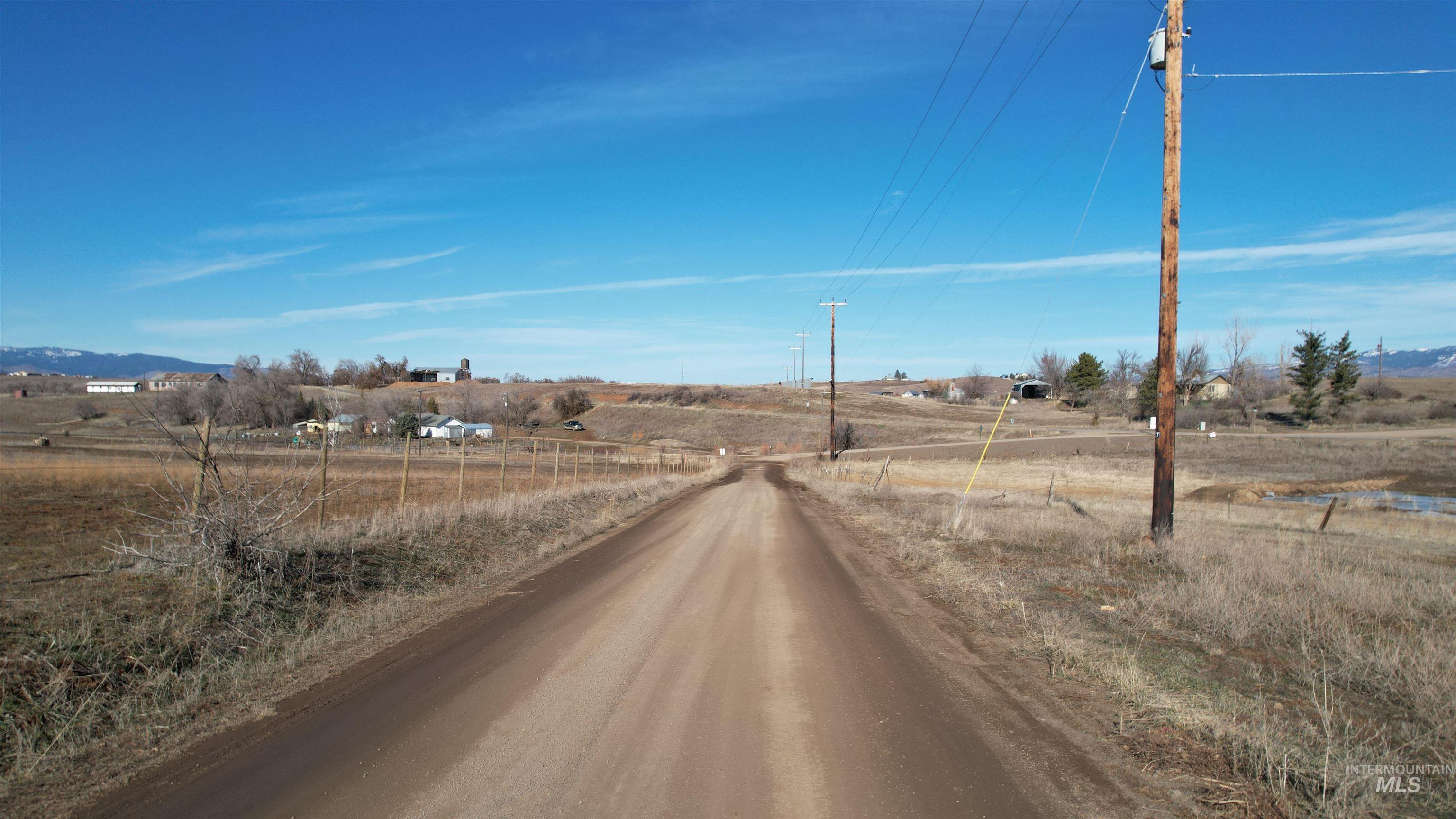 1086 Highland, Mesa, Idaho 83643, 3 Bedrooms, 2 Bathrooms, Residential For Sale, Price $525,000,MLS 98974401