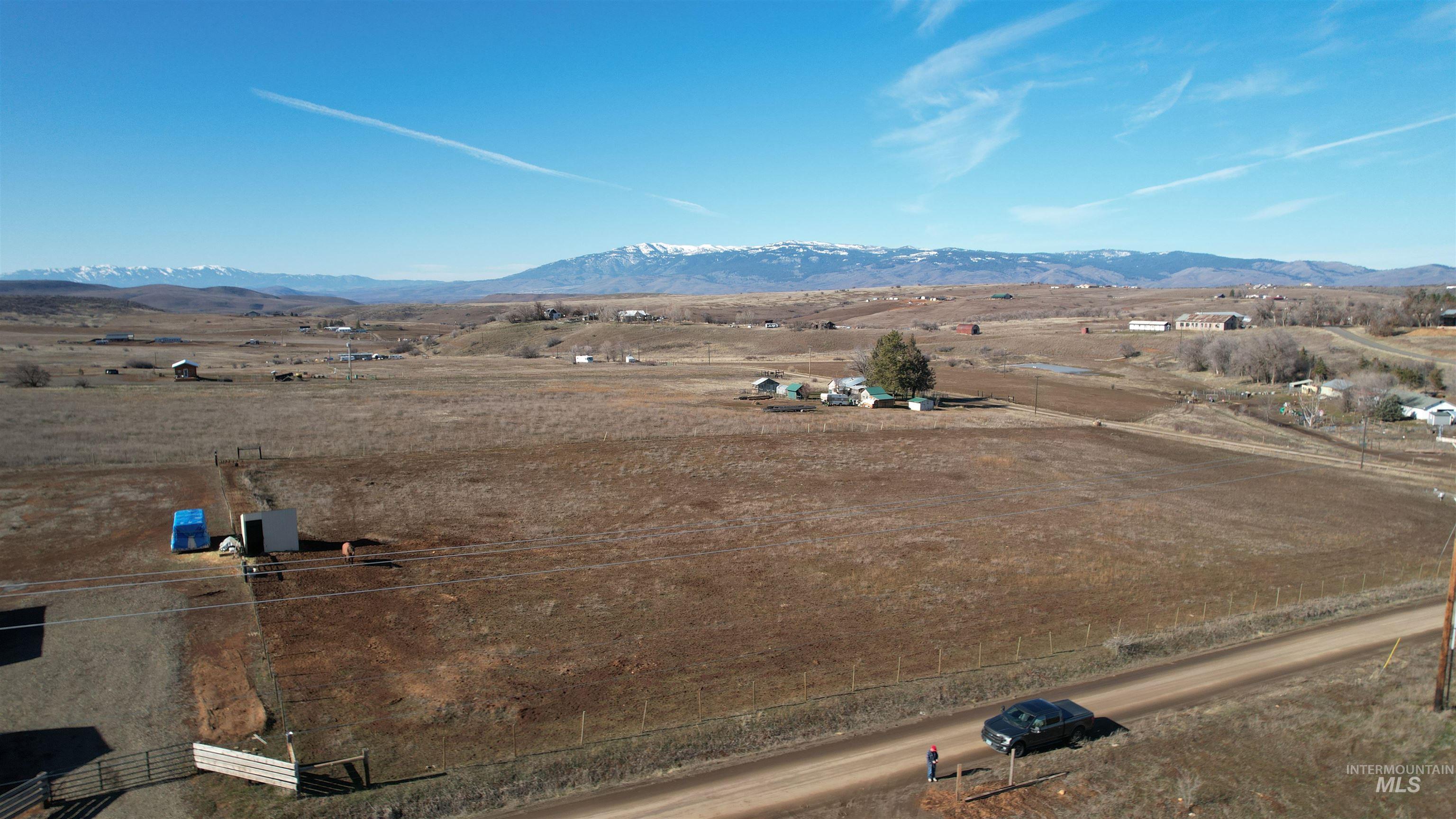 1086 Highland, Mesa, Idaho 83643, 3 Bedrooms, 2 Bathrooms, Residential For Sale, Price $525,000,MLS 98974401