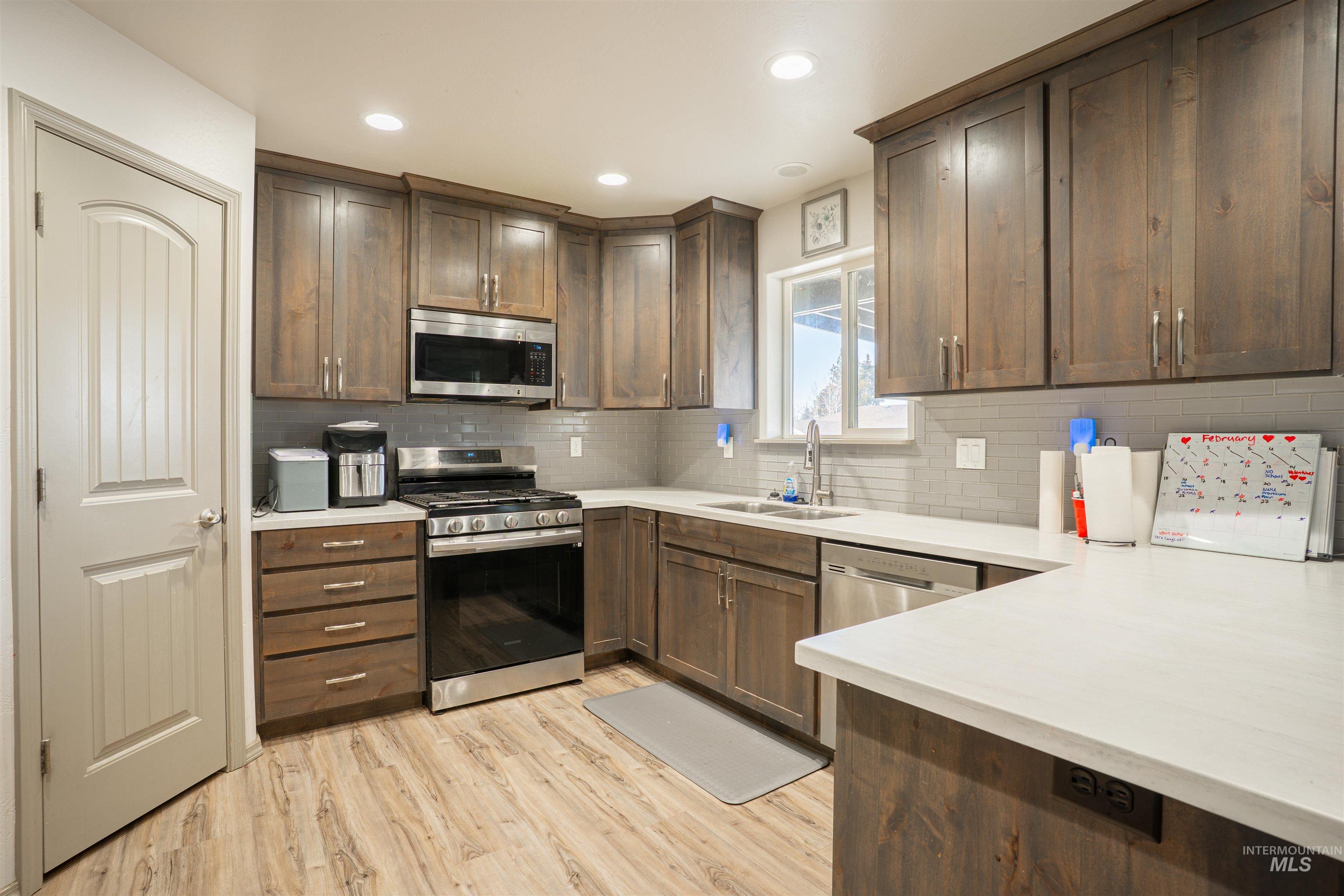 808 E Ave J, Jerome, Idaho 83338, 3 Bedrooms, 2 Bathrooms, Residential For Sale, Price $430,000,MLS 98974402