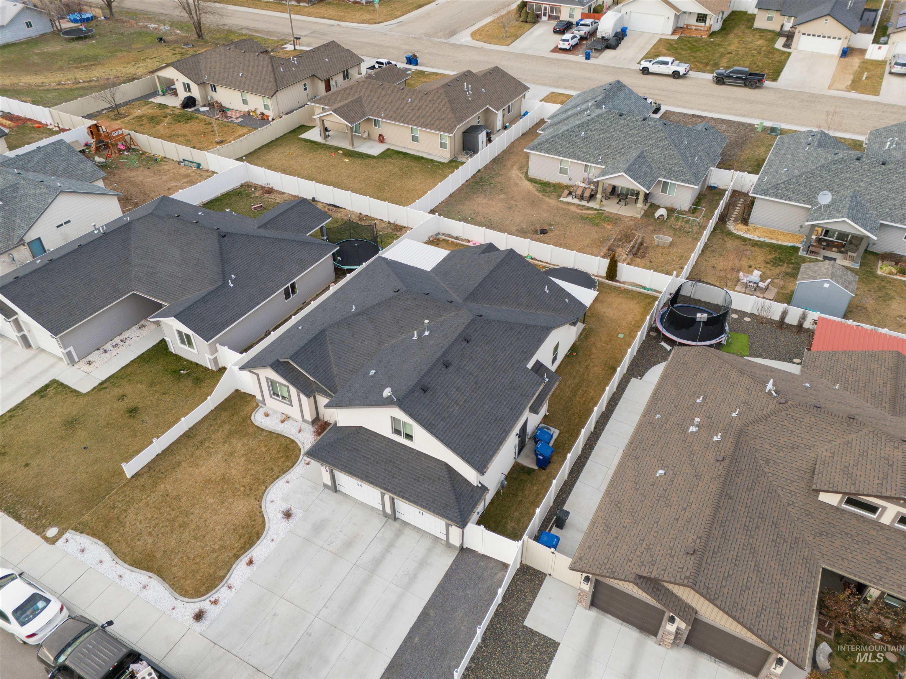 808 E Ave J, Jerome, Idaho 83338, 3 Bedrooms, 2 Bathrooms, Residential For Sale, Price $430,000,MLS 98974402