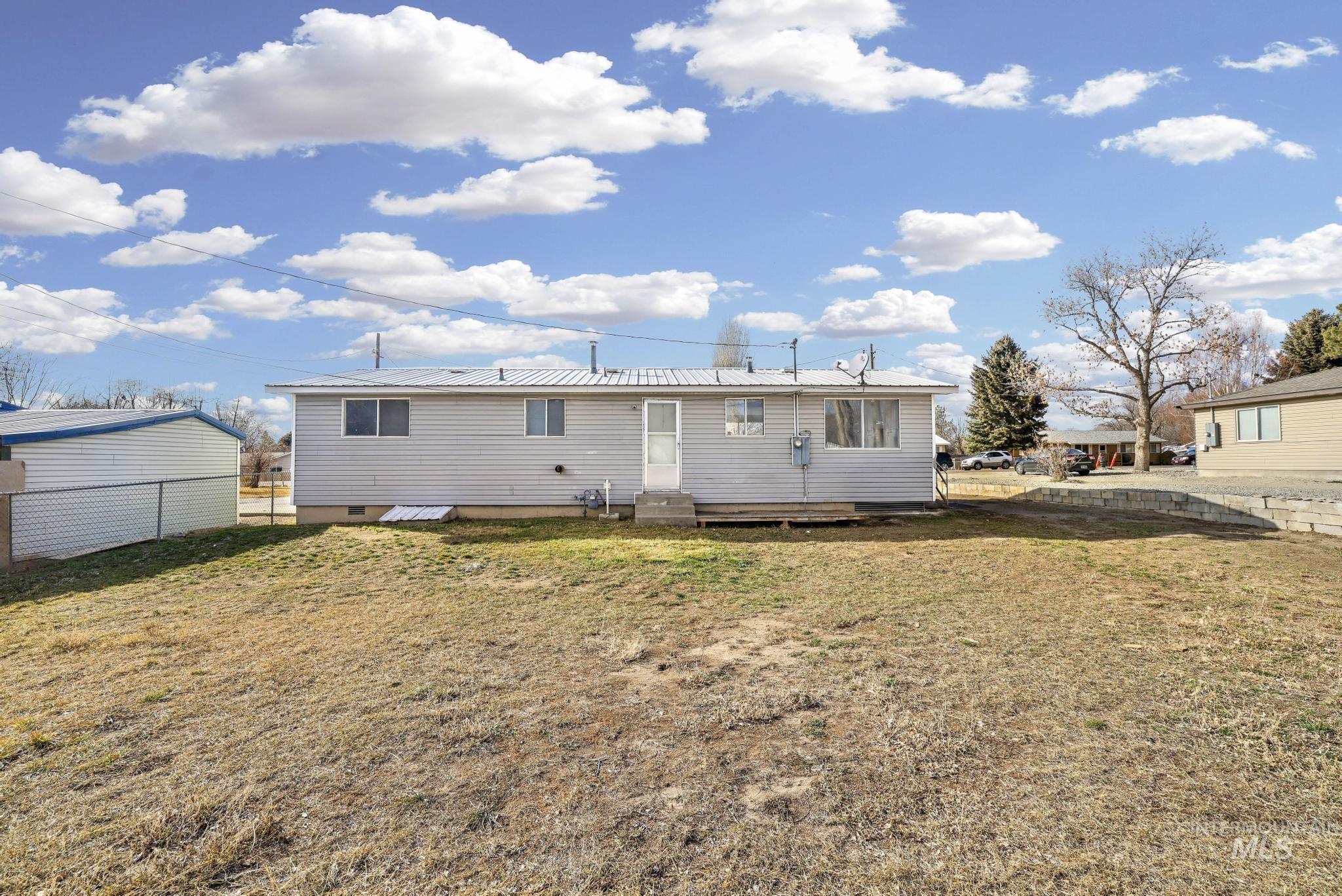 1840 V St, Heyburn, Idaho 83336, 3 Bedrooms, 1 Bathroom, Residential For Sale, Price $265,000,MLS 98974404