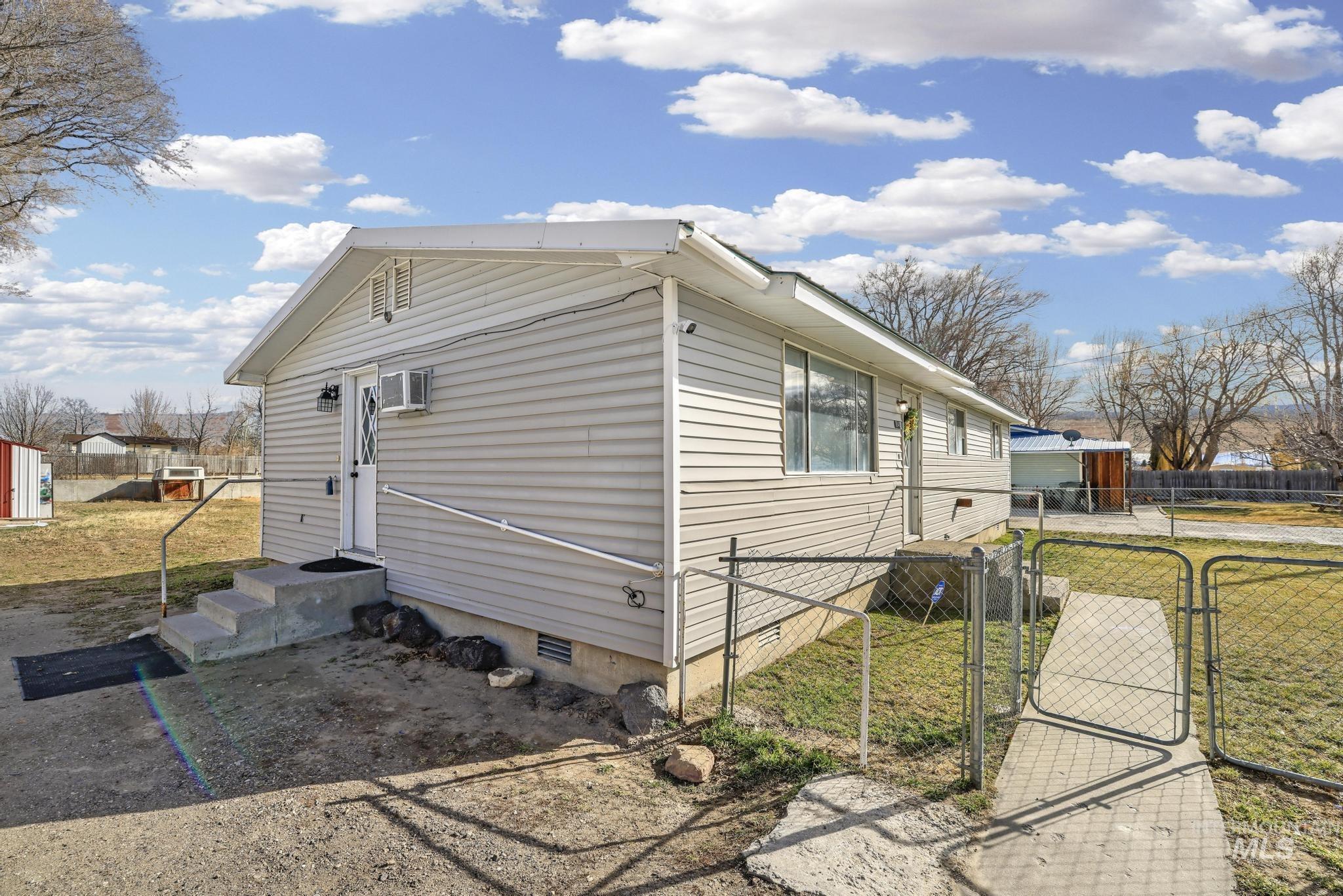 1840 V St, Heyburn, Idaho 83336, 3 Bedrooms, 1 Bathroom, Residential For Sale, Price $265,000,MLS 98974404