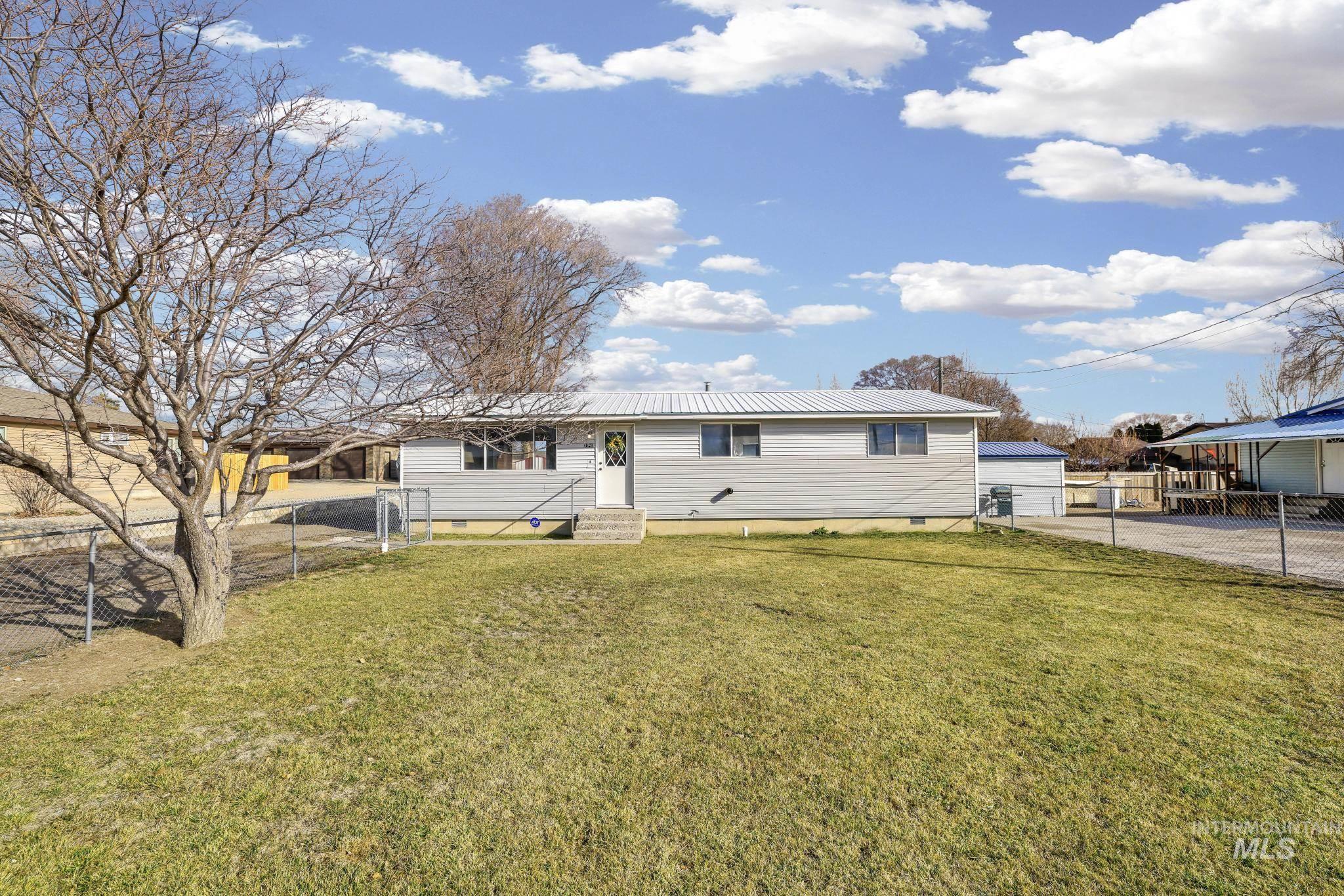 1840 V St, Heyburn, Idaho 83336, 3 Bedrooms, 1 Bathroom, Residential For Sale, Price $265,000,MLS 98974404