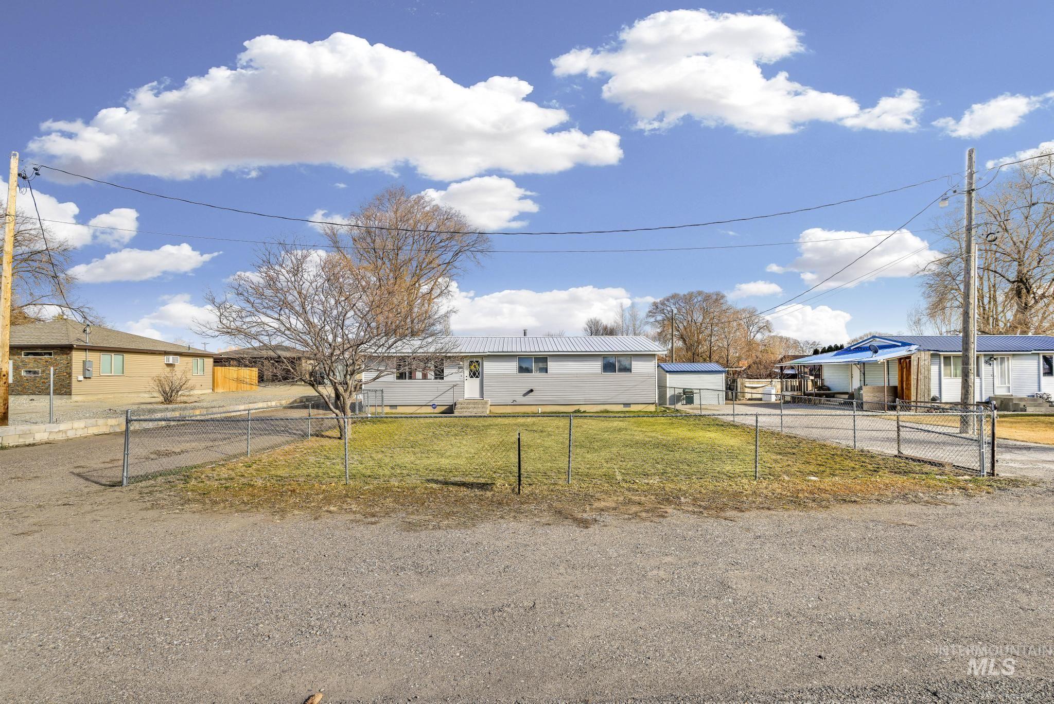 1840 V St, Heyburn, Idaho 83336, 3 Bedrooms, 1 Bathroom, Residential For Sale, Price $265,000,MLS 98974404
