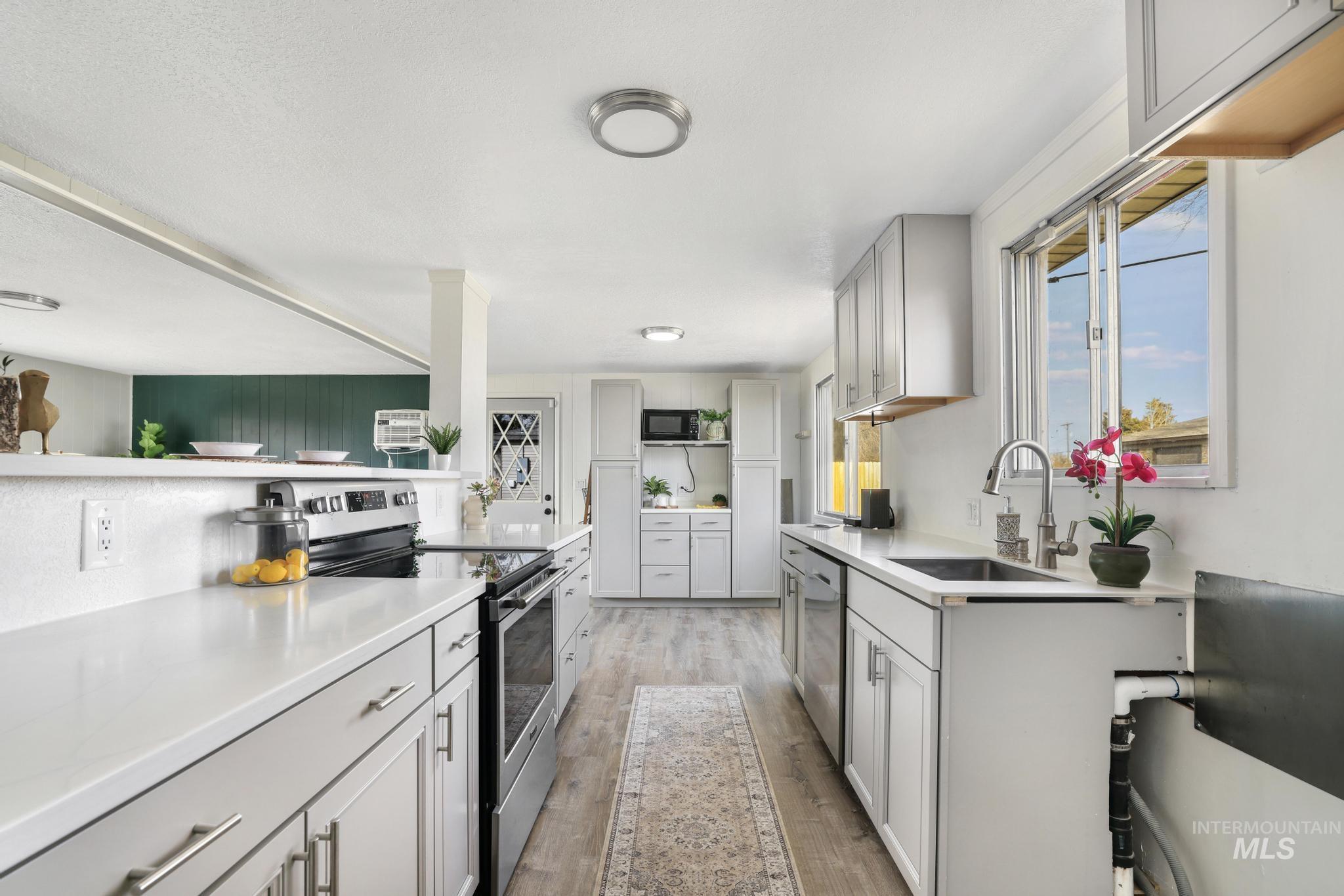 1840 V St, Heyburn, Idaho 83336, 3 Bedrooms, 1 Bathroom, Residential For Sale, Price $265,000,MLS 98974404