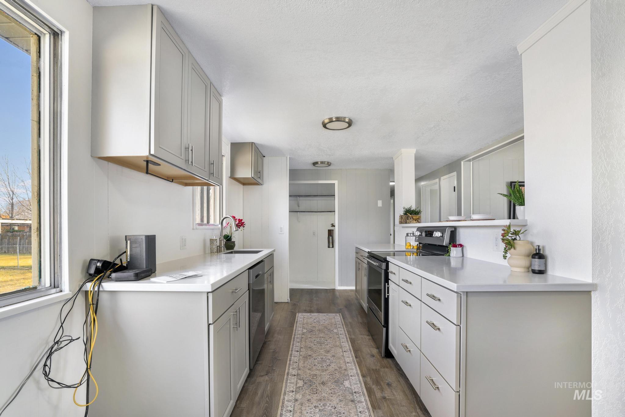 1840 V St, Heyburn, Idaho 83336, 3 Bedrooms, 1 Bathroom, Residential For Sale, Price $265,000,MLS 98974404