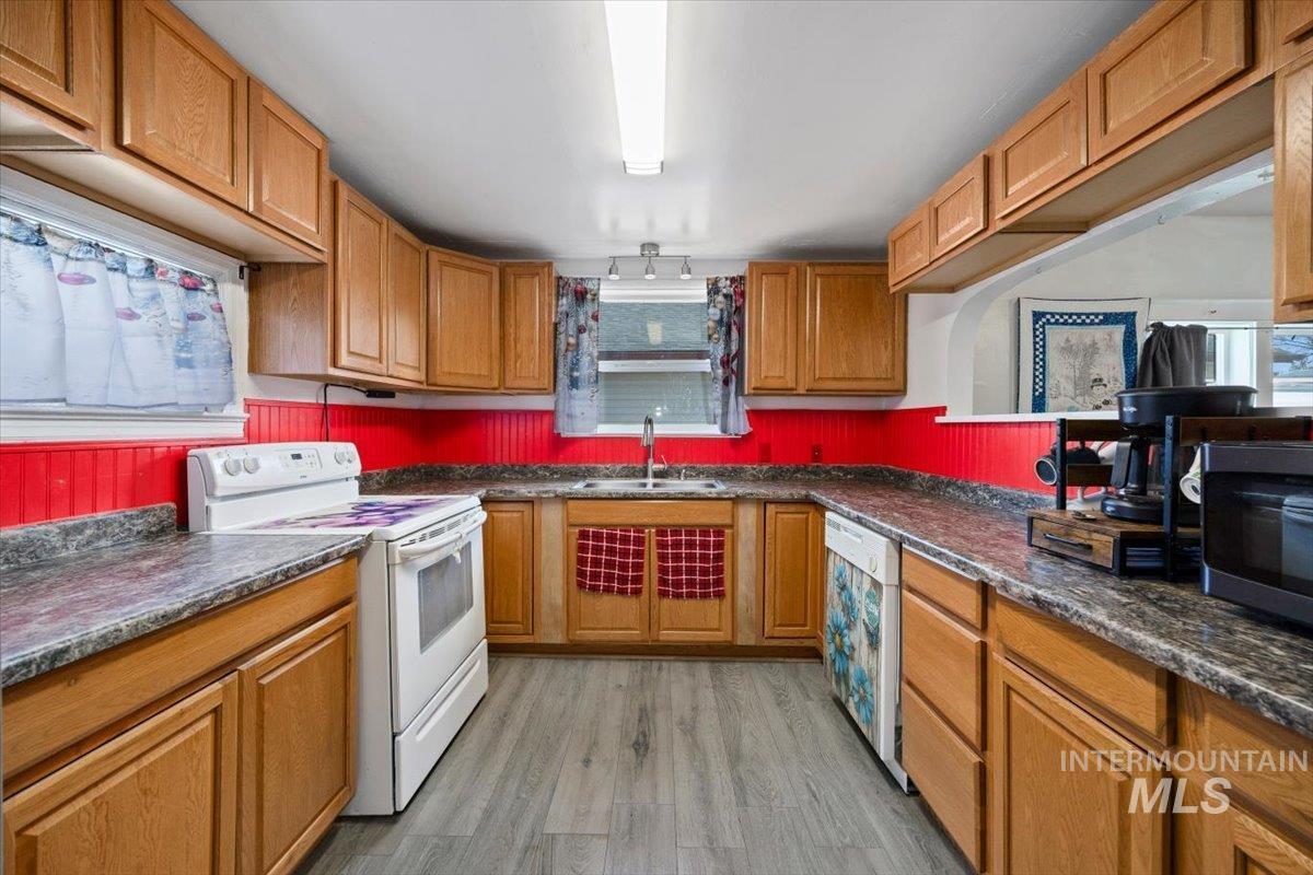 320 B Ave E, Jerome, Idaho 83338, 3 Bedrooms, 1 Bathroom, Residential For Sale, Price $240,000,MLS 98974408