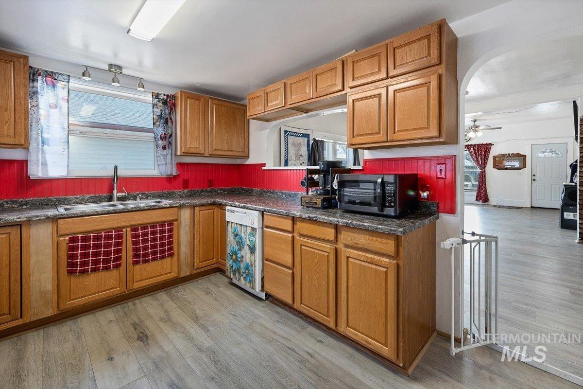 320 B Ave E, Jerome, Idaho 83338, 3 Bedrooms, 1 Bathroom, Residential For Sale, Price $240,000,MLS 98974408