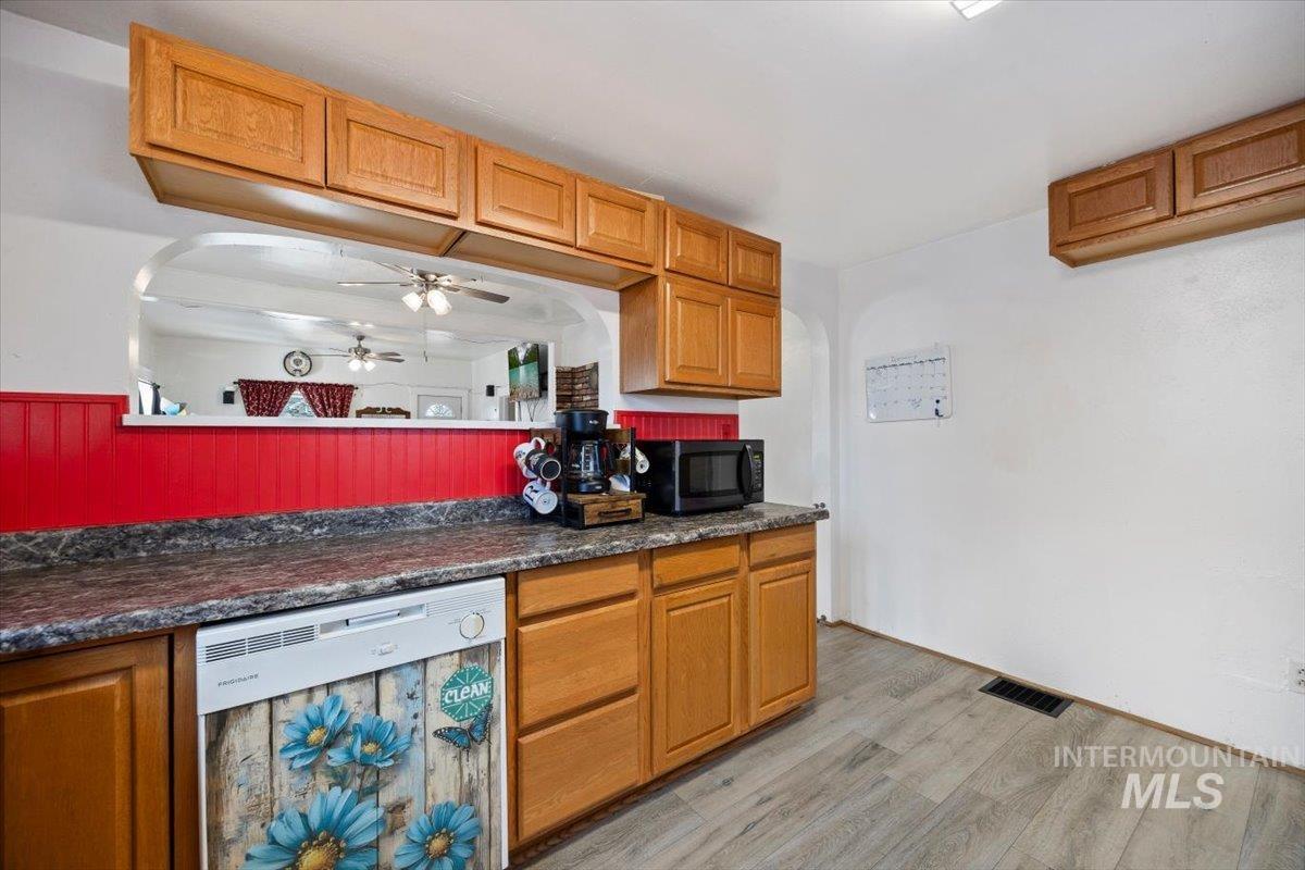 320 B Ave E, Jerome, Idaho 83338, 3 Bedrooms, 1 Bathroom, Residential For Sale, Price $240,000,MLS 98974408