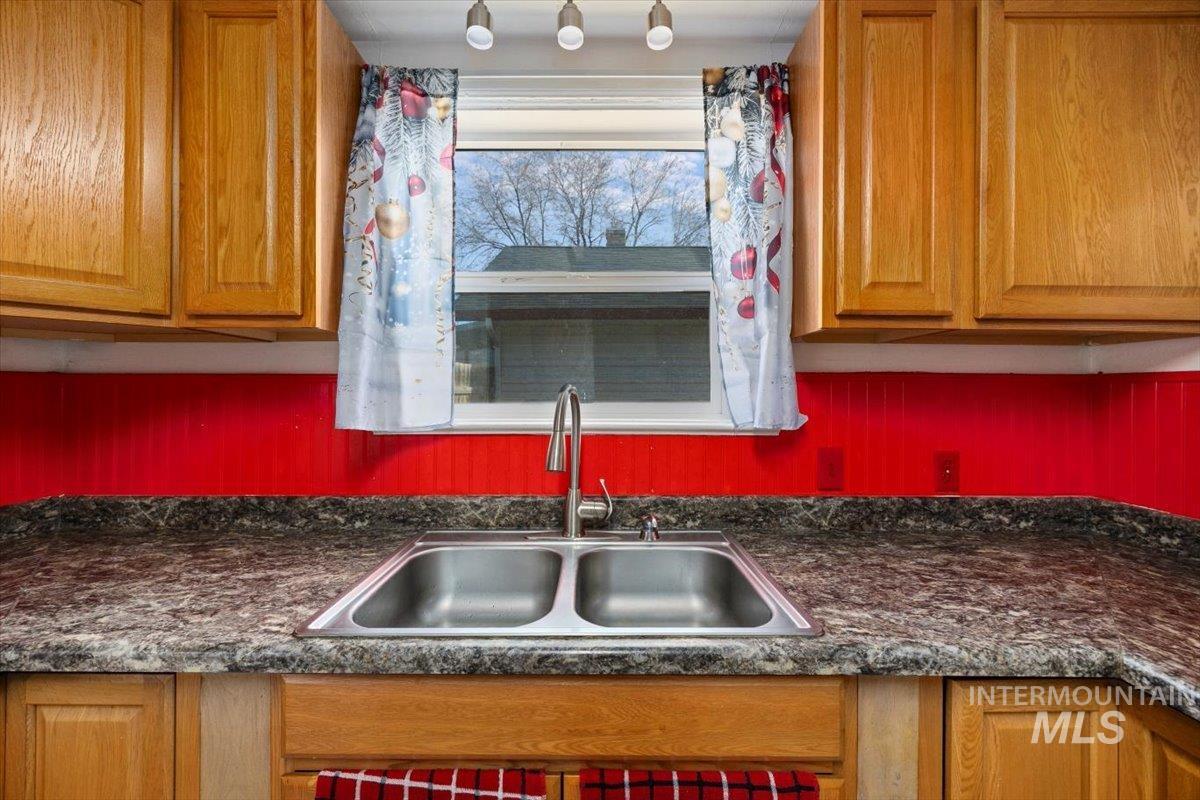 320 B Ave E, Jerome, Idaho 83338, 3 Bedrooms, 1 Bathroom, Residential For Sale, Price $240,000,MLS 98974408