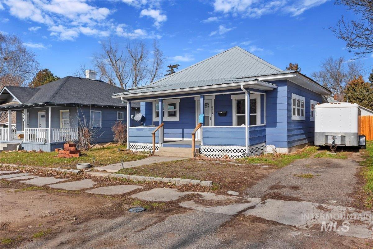 320 B Ave E, Jerome, Idaho 83338, 3 Bedrooms, 1 Bathroom, Residential For Sale, Price $240,000,MLS 98974408