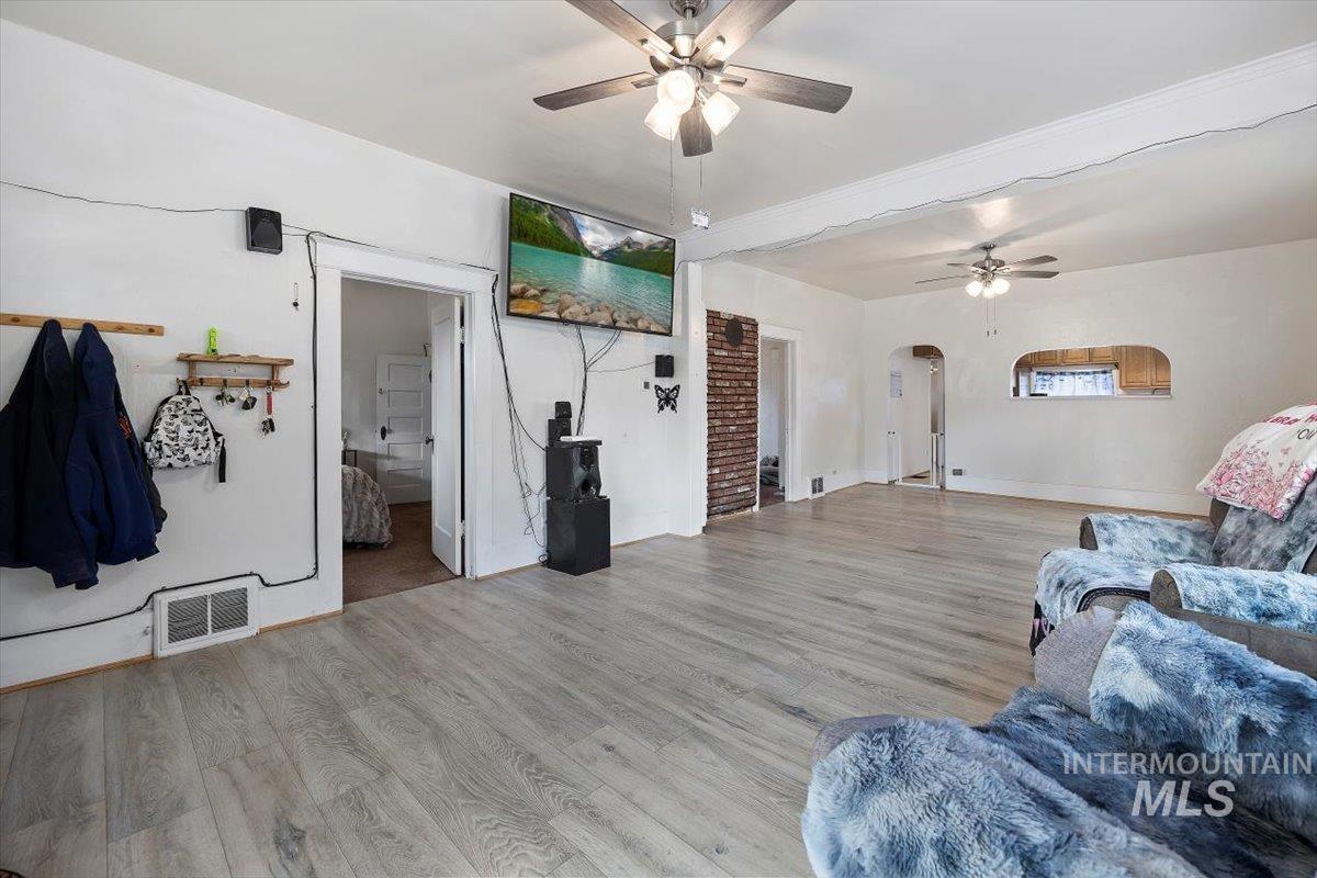 320 B Ave E, Jerome, Idaho 83338, 3 Bedrooms, 1 Bathroom, Residential For Sale, Price $240,000,MLS 98974408