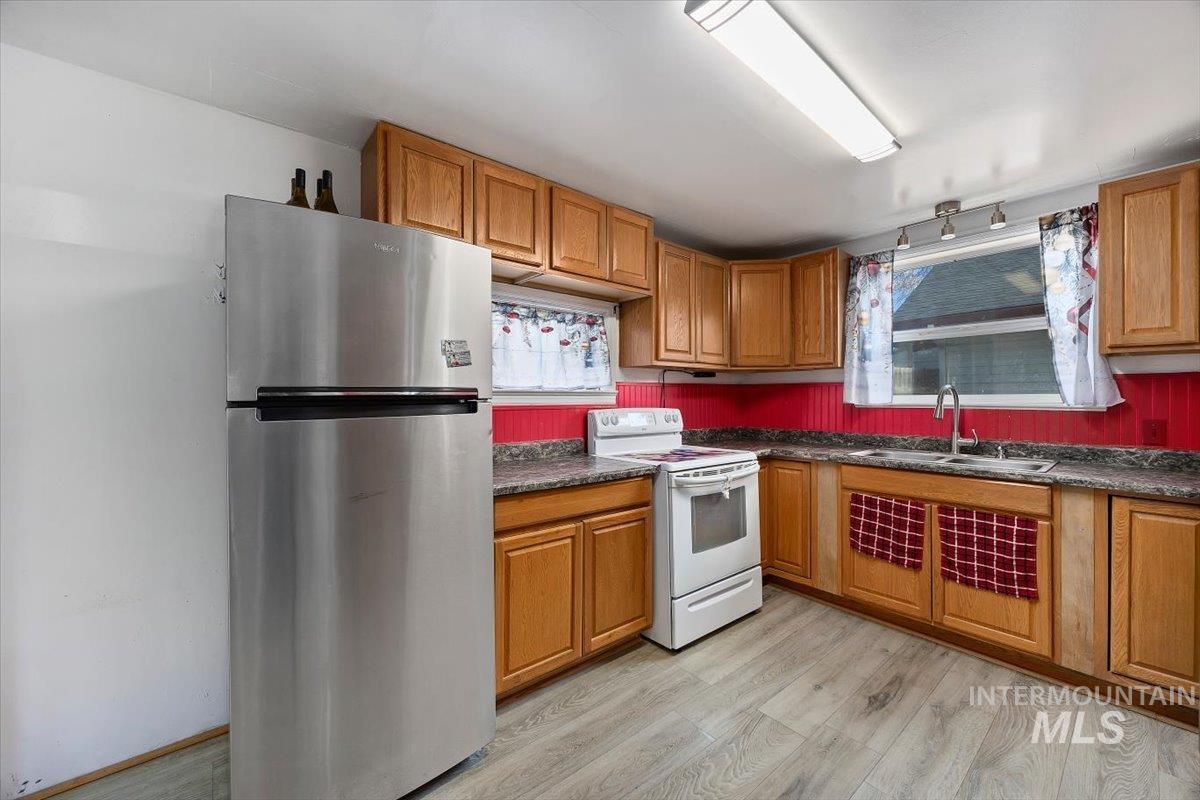 320 B Ave E, Jerome, Idaho 83338, 3 Bedrooms, 1 Bathroom, Residential For Sale, Price $240,000,MLS 98974408