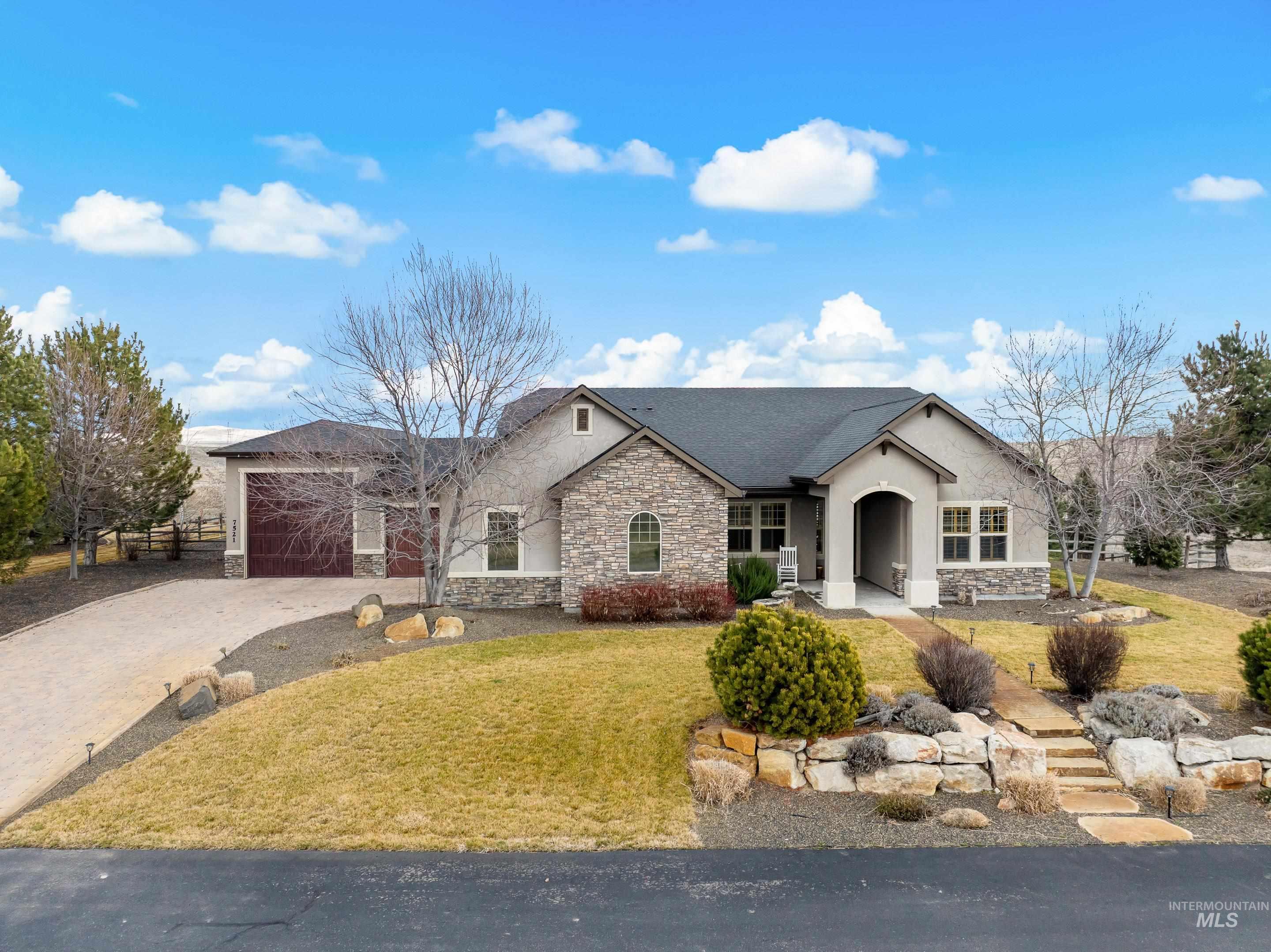 7521 N Grand Ridge Lane, Eagle, Idaho 83616, 3 Bedrooms, 2.5 Bathrooms, Residential For Sale, Price $1,100,000,MLS 98974410