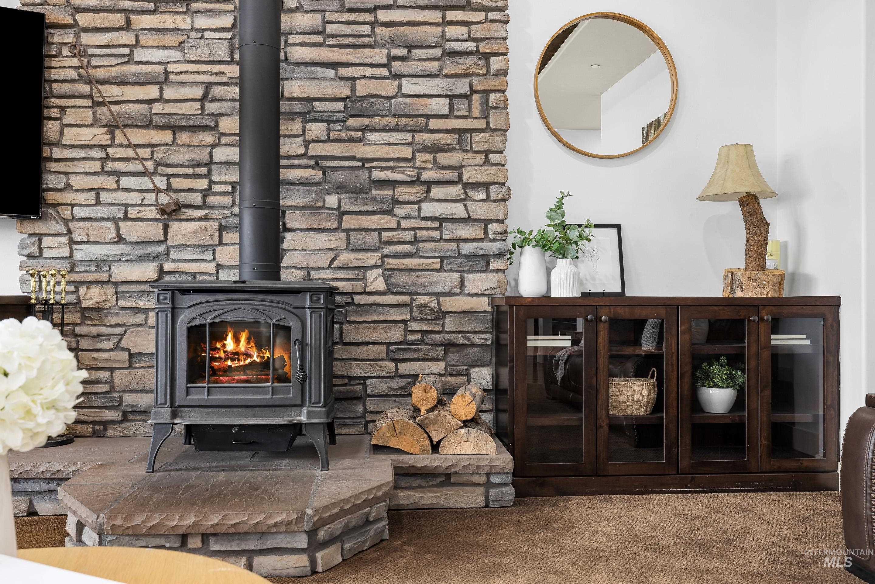 7521 N Grand Ridge Lane, Eagle, Idaho 83616, 3 Bedrooms, 2.5 Bathrooms, Residential For Sale, Price $1,100,000,MLS 98974410