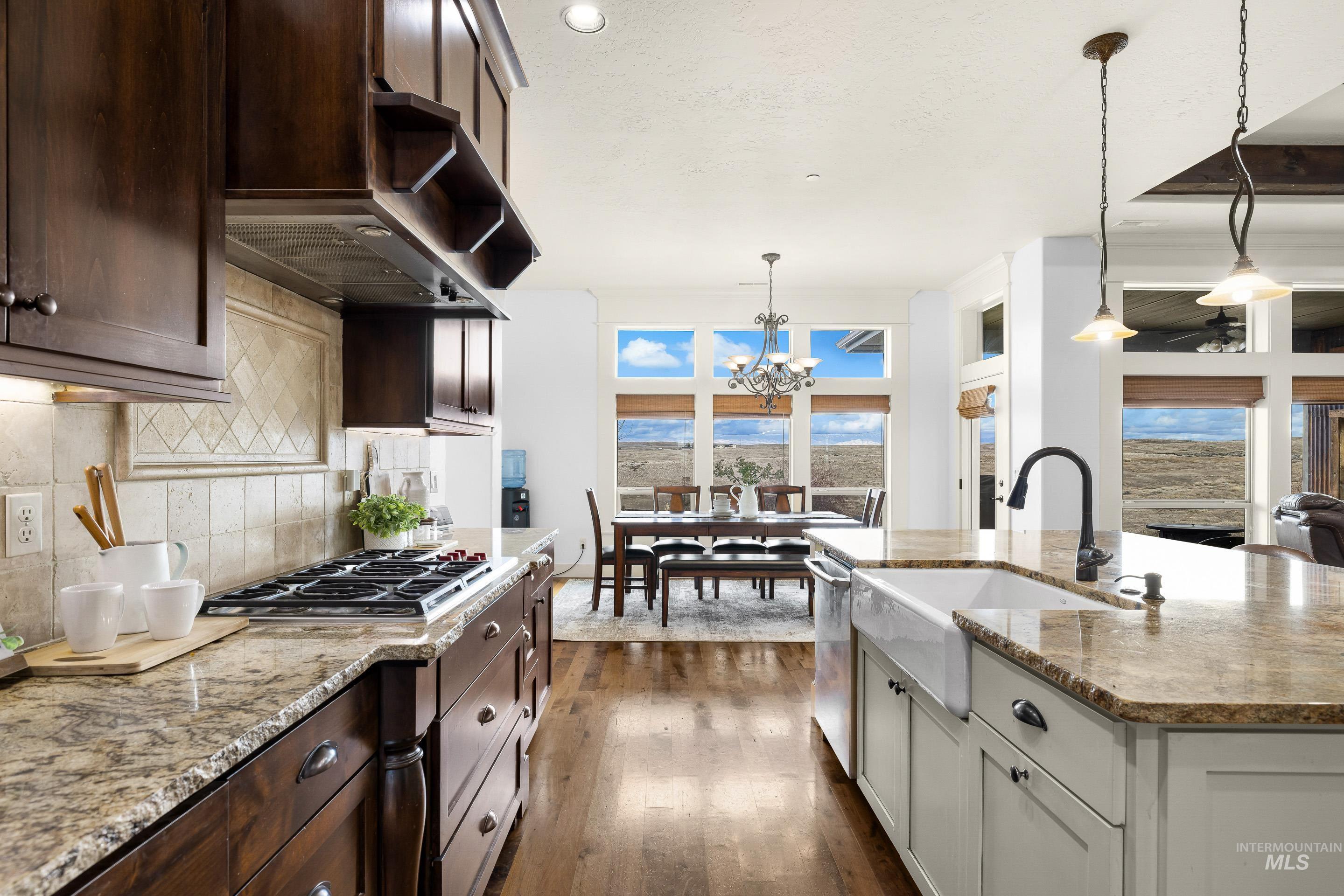 7521 N Grand Ridge Lane, Eagle, Idaho 83616, 3 Bedrooms, 2.5 Bathrooms, Residential For Sale, Price $1,100,000,MLS 98974410